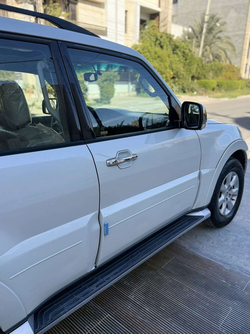 باجيرو موديل 2014 للبيع
فول مواصفات 1/1 خليجي حبتور محرك 3500 المرغوب
فتحة سقف
كشنات جلد + تغليف كشنات جلد ياباني اصلي مع ارضية السيارة
 تحكم كشنات
دمام خلفي
حساسات خلفية 
8 ايرباك
 مرايات شفط
٣ سيستم صوت
+7 راكب
٣+ كشنات قلاب
تحكمات استيرن
السيارة ماشية 152 كيلو حقيقي بيها بارد صغير كلش بالجاملغ الامامي عكس السايق ومبدل بيها دعامية امامية وشباك بدون دواخل 
 رقم اربيل تحويل او وكالة السعر 168 وبي مجال 
المكان بغداد /حي الخضراء ***********
