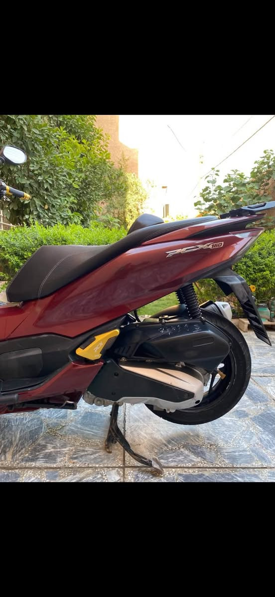 سلام عليكم PCX جيل الرابع ياباني مكينه 160
الون ماروني دراجه كفاله كفر ومكينه 
بيهة هوايه غراض اصليه 
بس الغراض الي بيهة بل 500 الف 
ماشيه 16 الف ✅
حساس ازدحام ✅
حساس استان ✅
بك لايت خلفي رياضي 
درع اصلي sss
درع صالنصه 
كاسحه 
دوسات رياضي 
كشن رياضي 
ستان مبايل 
قاعده مال مي 
يدات بريك رياضي اصلي
وابيعلك من باب بيتي وذا كلولك المكينه مفتوحه ترجع وفلوسك ضعف مكاني الامين الثانيه ***********
