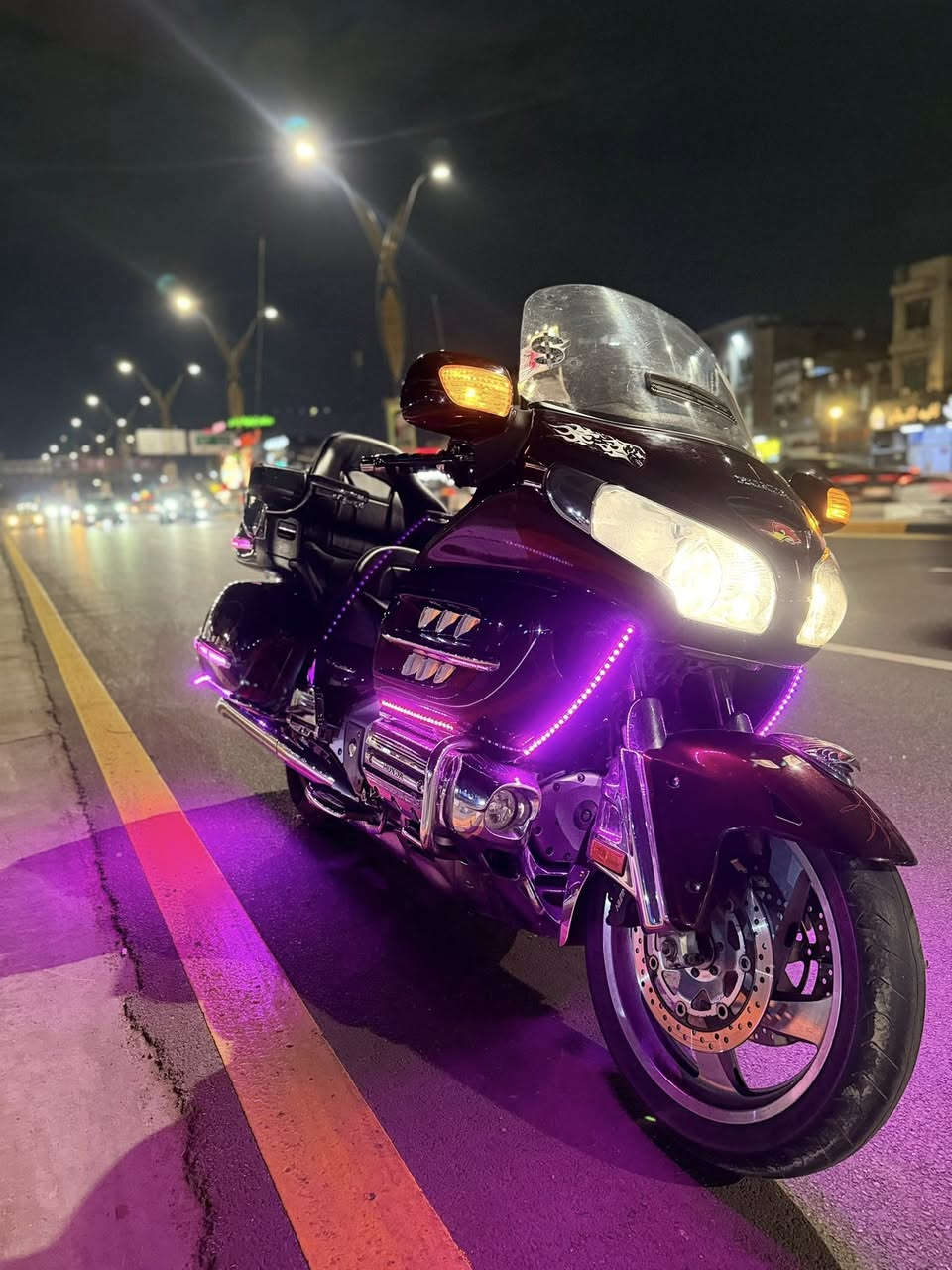 السلام عليكم ورحمه الله
دراجه كولدن ونك موديل 2008 مكاني بغداد 
◼️فوك المديل شاشه جبيره 
◼️ماشيه الدراجه ٦٩ الف 
◼️بدون حادث فقط المرايه الجانبيه صبغ فقط
◼️بدون رقم الدراجه 
◼️كفاله عامه من البجم للبجم 
◼️السعر 83 💲 
◼️رقمي ***********
