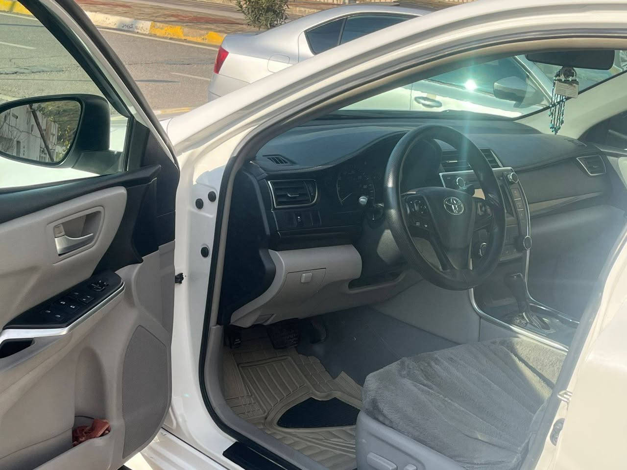 کامری2015، جوارپارجە سبوغ بێ لێدران نموونە لەجوانی ، سەنەوی و رقم نوێیە نرخی147ورقە و مەجالی زۆر کم 
***********
کامري2015، ٤قطعە صبغ بدون دواخل ، سنویە و رقم جدید سعر147ورقە ، عنوان اربیل_خلیفان
*********** سوران, أربيل
