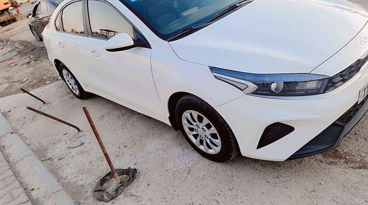 السلام عليكم للبيع كيا سيراتووو موديل ٢٠٢٤ مكينه ٢٠٠٠ ورقم بغداد كفاله من الصبغ والبارد مكانها بغداد الاتصال على الرقم ***********
