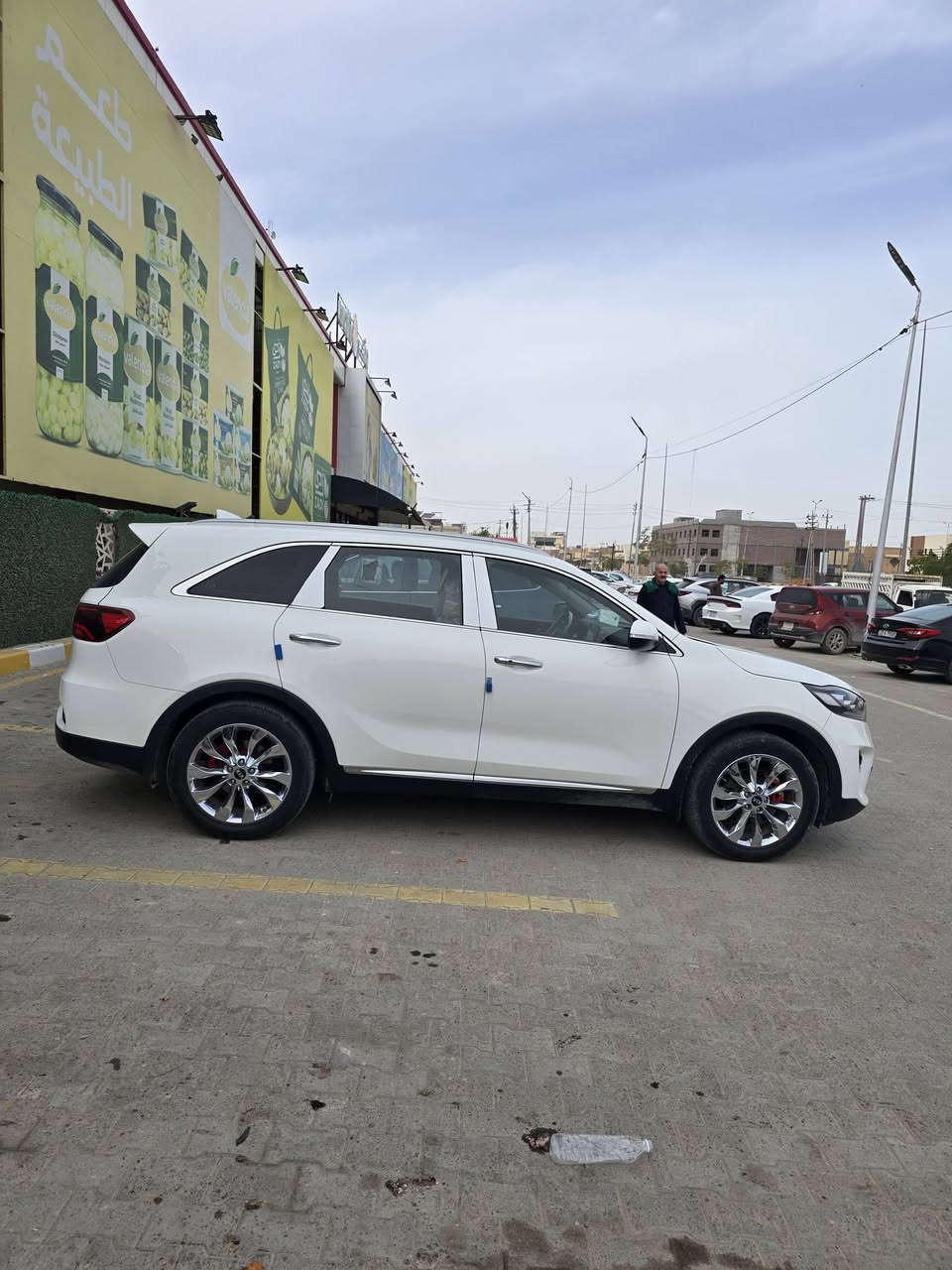 للبيع كيا سورنتو ٢٠٢٠ رقم اربيل  انكليزي ٦ سلندر  مكفوله من ضربه وصبغ وتبديل مكينه وكير على وضع الشركه  ماشيه ٩٥ الف سعرها ٢٥٨ وبيها مجال بسيط النجف الاشرف اتصال ***********
