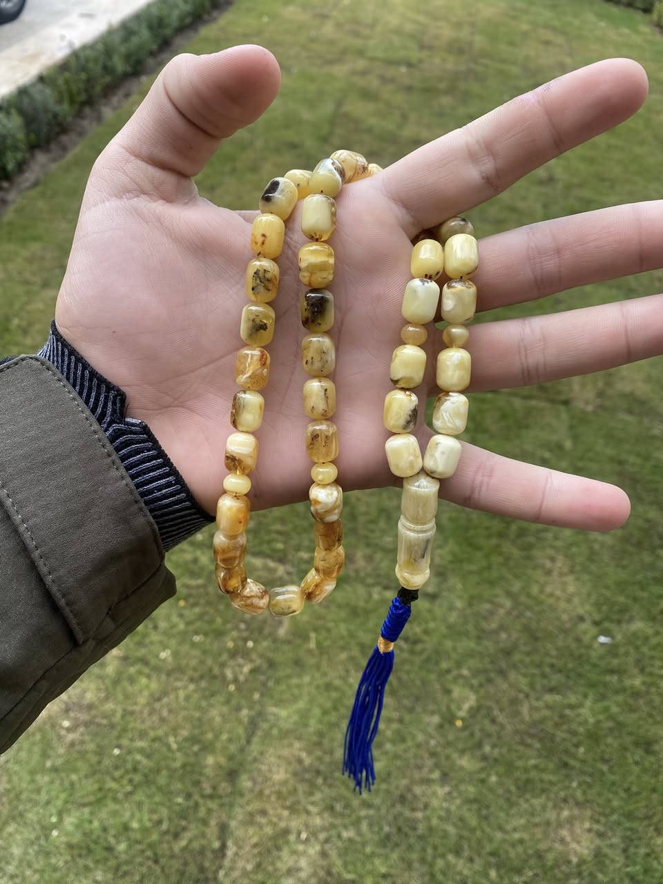 سلام عليكم مسباح كهرب بولوني كصة كويتية عدد الخرز43 الوزن45غرام سعر الغرام الف ونص للتواصل ***********
