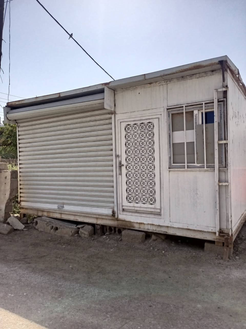 السلام عليكم كرفان الطول خمسه والعرض الثلاثه السعر مليونين وربع البصرة شط العرب ***********
