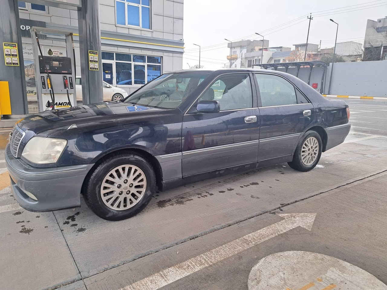 بەناوی خوای گەورە
مەلیکە مووس VVT 

ڕەنگی نیلی 

بێ بۆیاخ بەس شوێن موسەکانی بۆیاخە
بێ چاڵوشوخت

دەشبڵ نەجەف

گێڕومەکینەوتەقەوڕەقە بەشەرت

تەبریت ساردوگەرم مەزبوتە

برێکی بەسراوە کارەبای بەشەرت

شوێن موسوو سەقفی زۆرجوانە 

دەعمولێدراویو کەڤەرگۆڕاوبەشەرت

سوکانی زۆرخۆشە تایەوپاتری تازەیە

یەک دینارمەسرەفی تیانیە

فرۆشتنوگۆڕینەوه 

***********

***********
