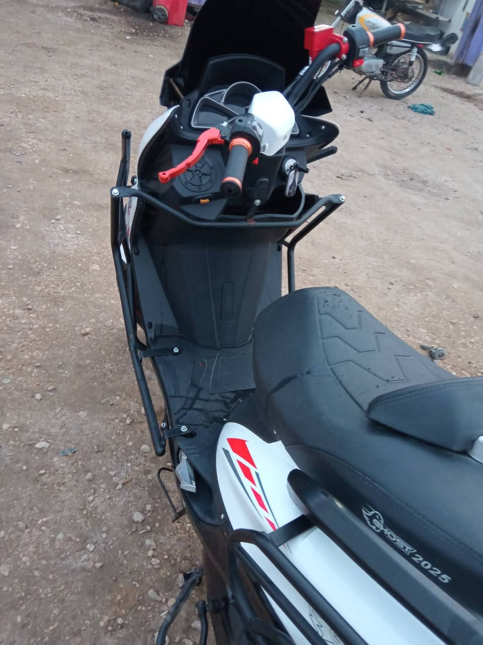 السلام عليكم دراجه سكنز اكس ماكس سترونك 2025 دراجه انضف من صوره
السعر 950وبيه مجال ***********
