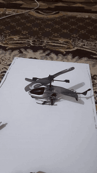 السلام عليكم  //كما موظح بالصور هليكوبتر أحترافية تمتلك كامرة  أمامية مع كامل الملحقات جوستك مع كيبل لشحن الطائرة أظافتن الطائرة تشحن عن طريق الكيبل او من خلال الجوستك أيضآ يوجد كيبل داخله لشحن الطائرة


**إذا كنت صاحب هذا الإعلان وتريد حذفه لأي سبب، رجاءا أرسل رسالة إلى الدعم الفني**