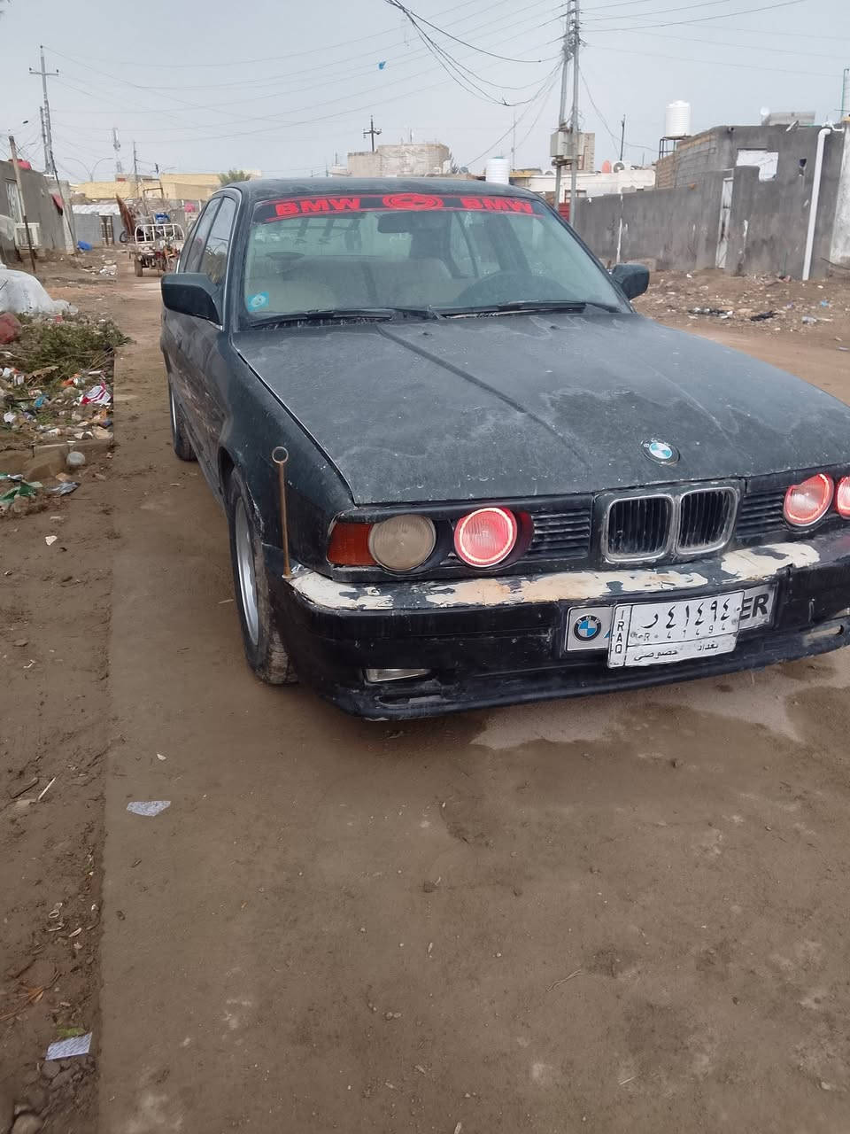 السلام عليكم ورحمه الله وبركاته بي أم دبليو مديل 1989سياره مابيها ضربه كفاله بس عوزها صبغ سياره بيها تخم تايرات بيها محرك فيفيتي 2500 سعرها 50 بيها مجال رقم ***********
