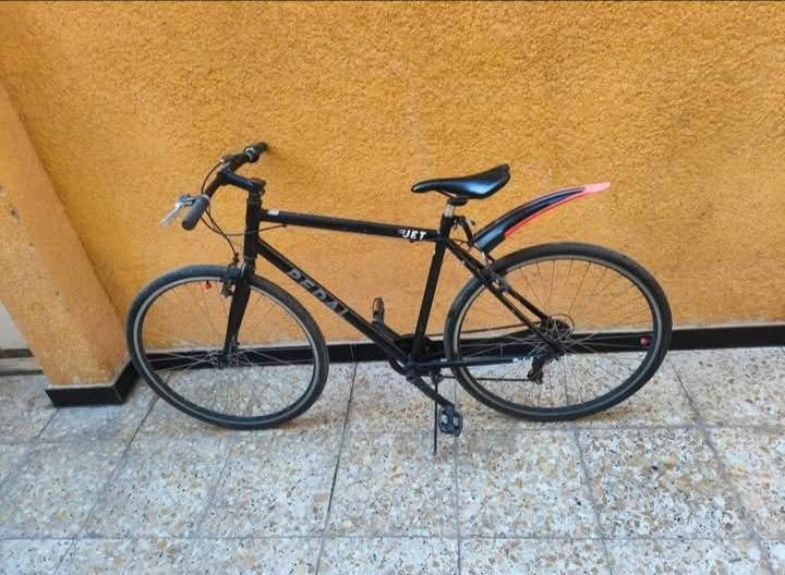 السعر 70 بصره حيانيه
بيسكل رياضي فافون نضيف نوع C700 
بريكات ورة وكدام حجم كبير 28 لارج 
رقمي *********** واتساب 
البيسكل سعرة غالي بس انا محتاج واريد ابيع
