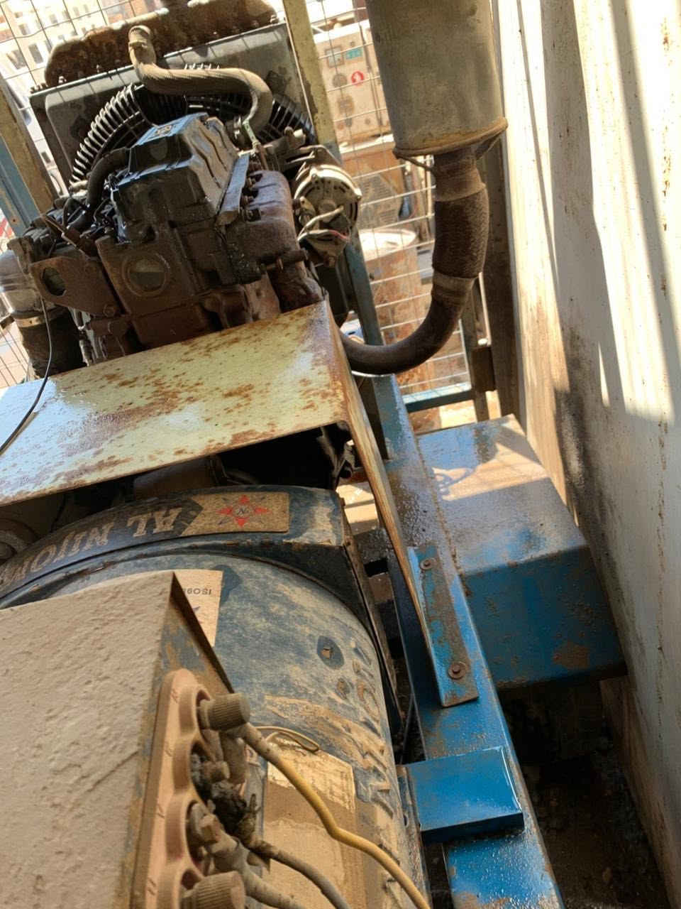للبيع مولد كيا 2701
تولد 30 كيفي ثريفيز 
شغال على الفحص 
سعر 16 ورقه 
حله شارع 80 
***********

