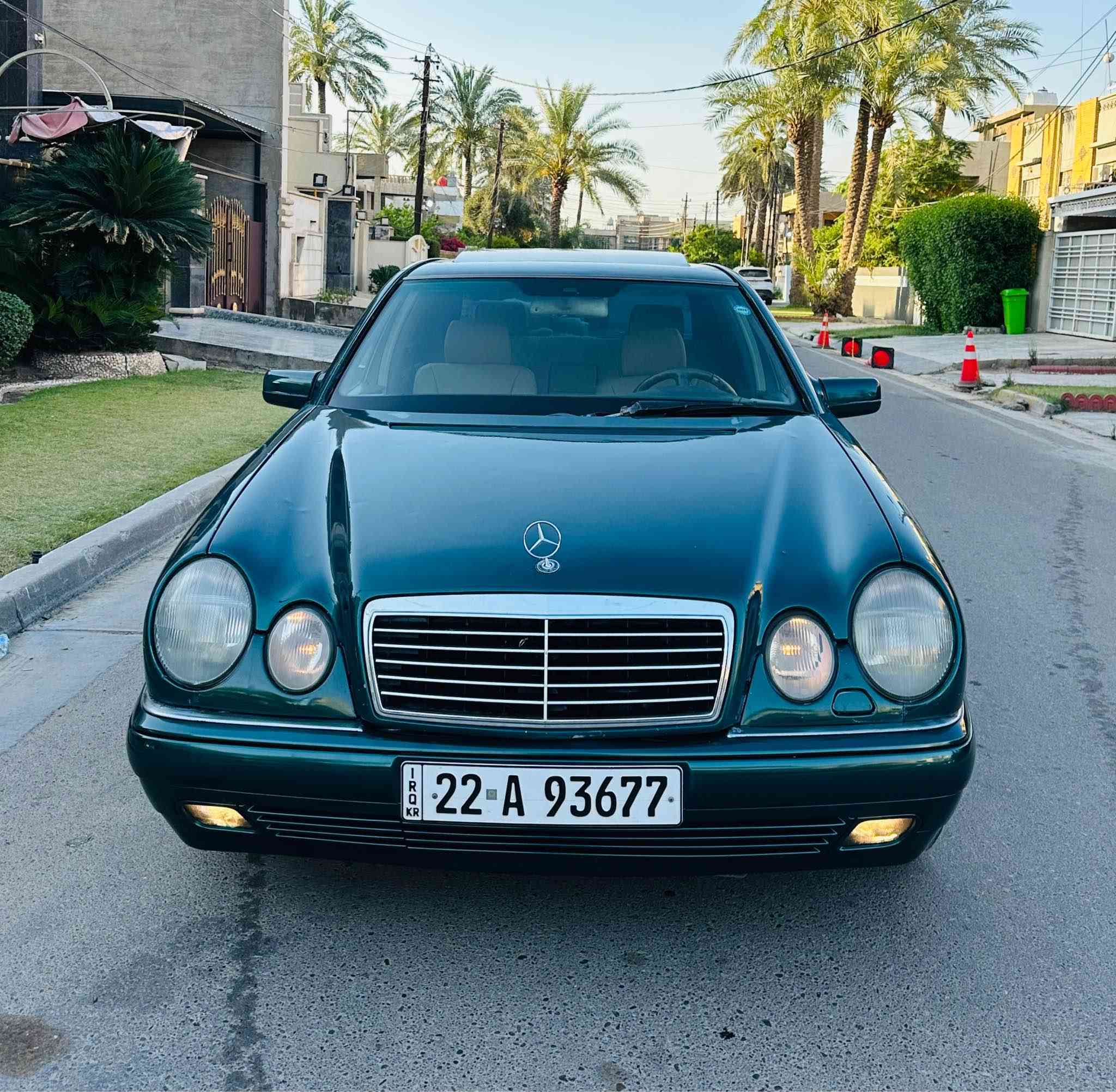 سلام عليكم
للبيع مارسيدس ام عيون 320 موديل 1996 
مكينه V6 سته سلندر
كير اوتماتيك D4
سياره فول فتحه جام كهرباء كشنات جلد 
داخل بيجي معروفه مواصفاتها. 
تخم تاير جديد صدر خلفي جديد الأمامي بي مشط يرادله تبديل بي نضوخ. فقط
وبيها تبريد عاطل منضومه كامله بيها نقص بوري جايبه بس شده. صبغ عام ضرر جومله ايمن شاصي لغد مكفول 
كهربائيات سياره كلها شغاله. رقم اربيل دولي هزه جديده. 
مكاني بغداد حي الجامعه. *********** بغداد, العراق

