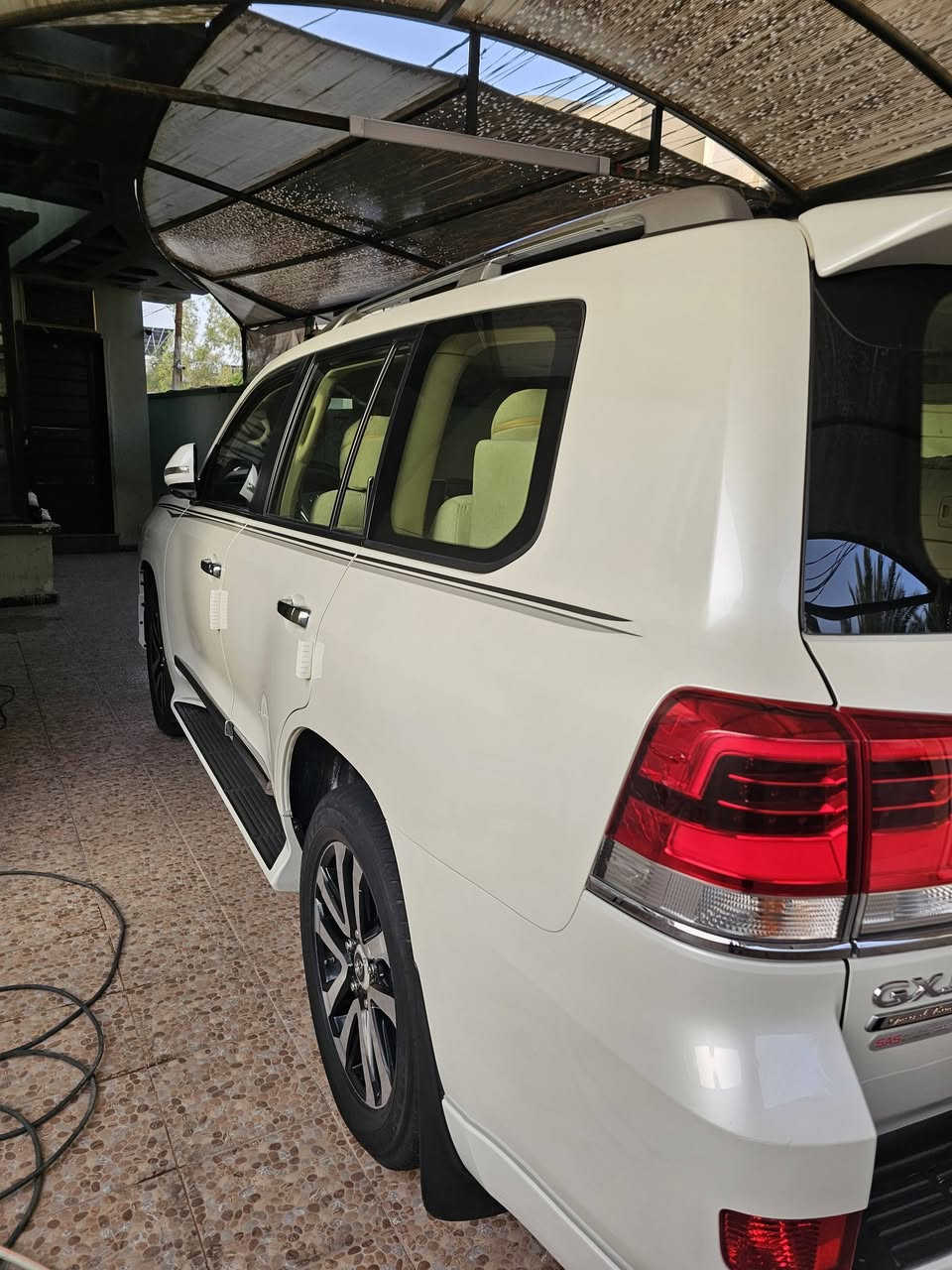 لاندكروز ساز موديل 2019 GXR
V6/4000
كفاله عامه من الصبغ والتبديل والبارد ما عدا مكانين بارد 
مواصفات ساز معروفه 
شاشات تحكمات بلاد جهتين تحكمات 
ماشيه 82الف حقيقي 
للتواصل والاستفسار_***********
                            _***********
مكاني ديالى بعقوبه 
السعر 53 الف وبيها مجال بسيط
