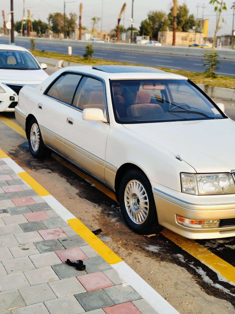 سلام عليكم ورحمة الله وبركاتة راس الثور البيع سياره شوفت عينك وحله بعد مدفوع كمرك باقي بس رقم فقط بس جملغ خلفي بيها وباقي كفاله سياره مديل الفين اصل غرفه شكره سعر 97 مجال بصيط وكلشي اكو بسوك موجود ***********
