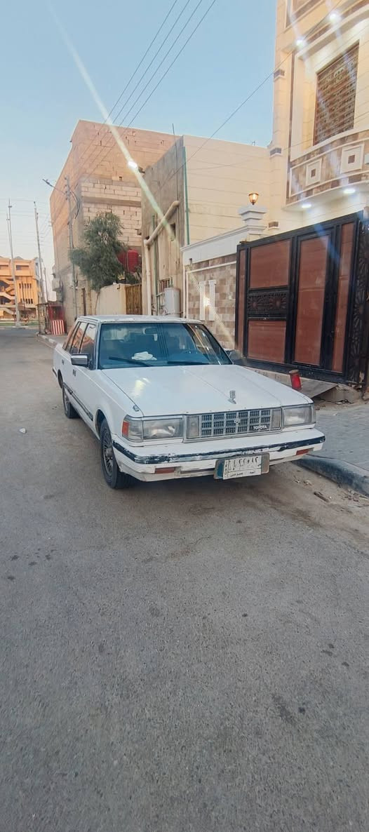 السلام عليكم سوبر ١٩٨٦ سياره كفاله وكله بلاد گير ومحرك FFT العنوان البصرة سنويه لحد ٢٠٢٧ السعر ٤٠ وبيه مجال رقم الهاتف ***********
