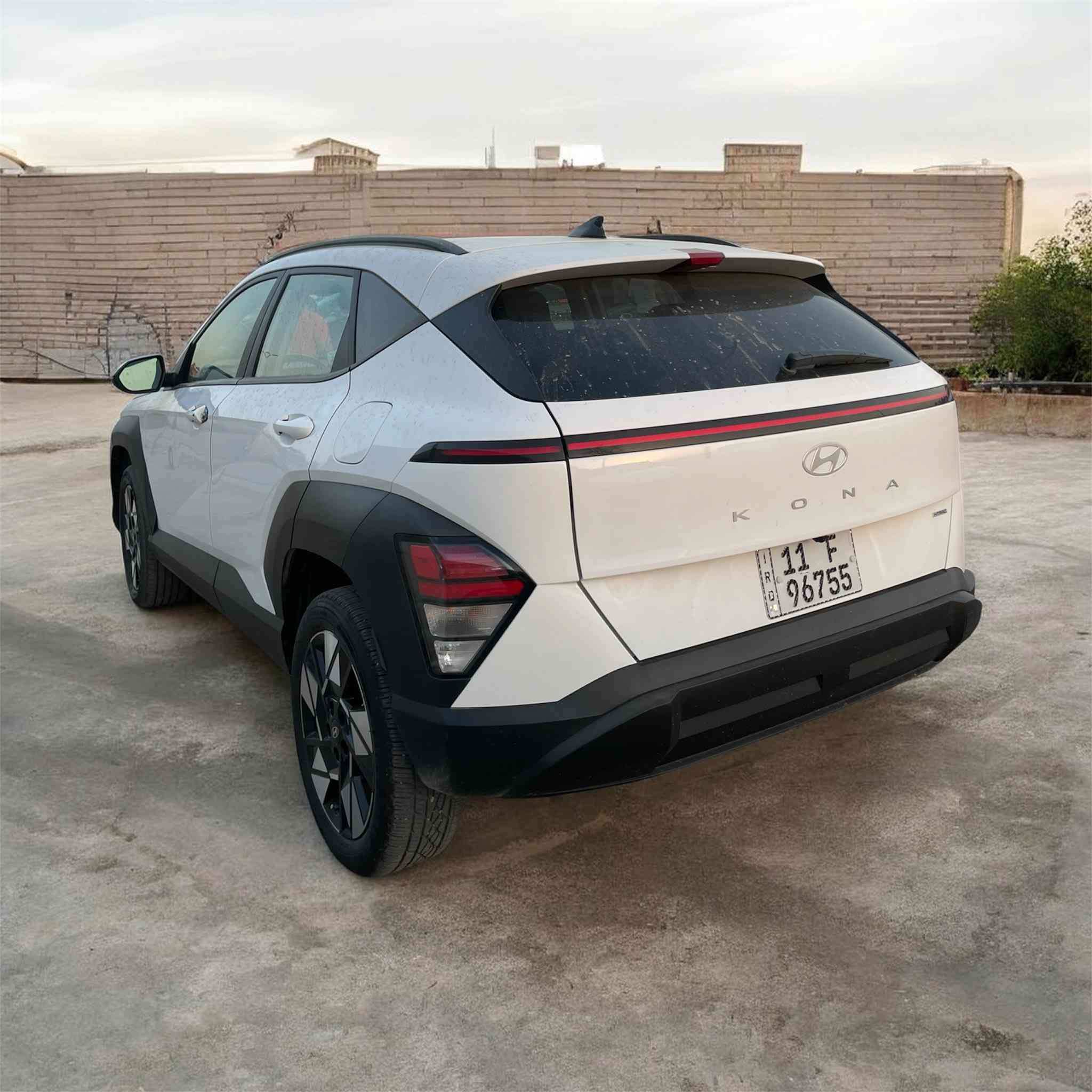 هونداي كونا 2025 ماشي 9000
بدون دواخل طخة بسيطة بدون صبغ فقط التكمة ولسونار مرفق مع الصور 
محرك 2000 دوش 
رادار 
بصمة ابواب تشغيل عن بعد 
تبريد خلفي 
فور ويل 
كرسي كهرباء 
تبريد شاشة سعر   168
***********
