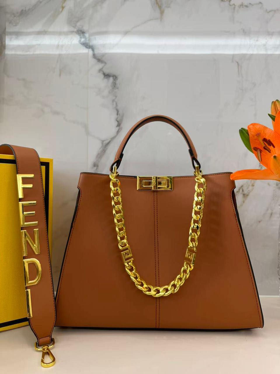 أناقة لا تُقاوم مع حقائب فندي ✨
تصميم فاخر يضيف لمسة فخامة لكل إطلالة.
احملي التميز في كل خطوة 
حجم 42 سم جلد ممتاز ماستر كوالتي مع اختام من الداخل والخارج بالاضافة الى اكسسوار ذهبي طلاء ثابت
للحجز الاستفسار مراسة الخاص
يوجد توصيل بغداد وكافة المحافظات


**إذا كنت صاحب هذا الإعلان وتريد حذفه لأي سبب، رجاءا أرسل رسالة إلى الدعم الفني**