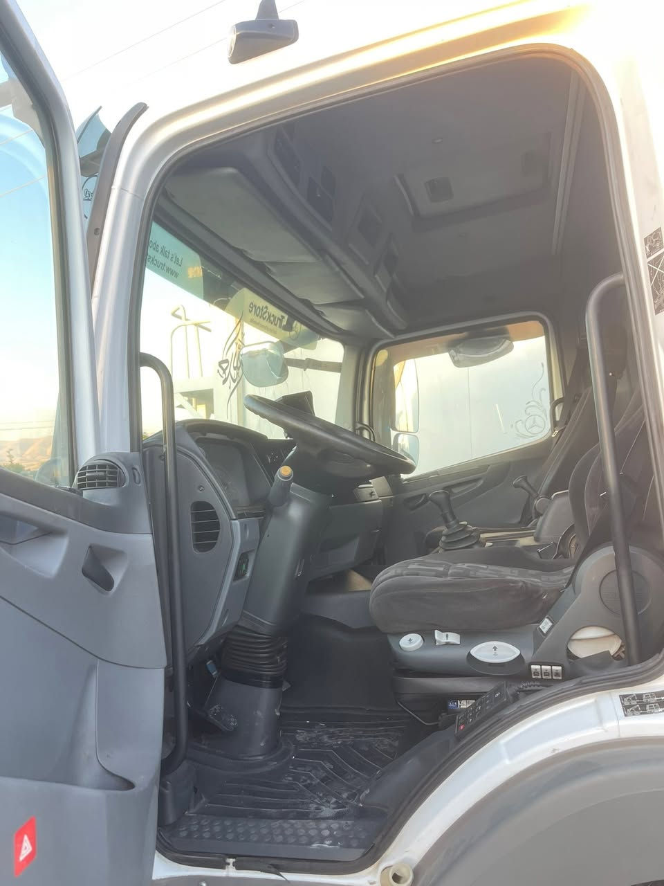 Atego 1224.  2006. الجديدة سيارة فول مواصفات عنوان سليمانية *********** سعر نهاية. 240 $$

