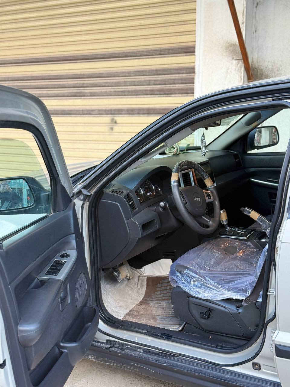 سڵاو جیب لاریدۆ بۆ فرۆشتن ٢٠٠٨ دەبڵ ئەکسل سیارەکە زۆر زۆر پاکە ماڵی دۆستە ١٨١ هەزار ڕۆشتوە گێڕو مەکینەی نەکراوەتەوە ٣ پارچەو پەڵیەکی پەمپە بێ ناو گرتن دەعامی بۆ دەعامی بەشەرت تەقەو ڕەقەش بەشەرت ماڵی دۆستە بۆ زانیاری زیاتر پەیوەندی بکە 
***********واتسەپ . فایبەر
 . واتسئەپ فایبەر ***********
شوێن سلیمانی
