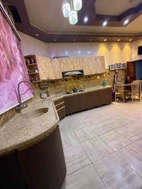 كاونتر للبيع 7متر ونص الاتصال 07710838143