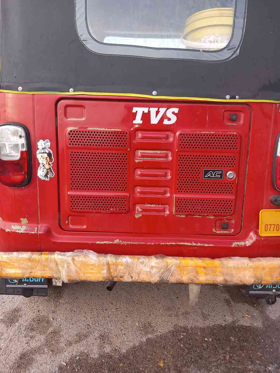 تكتك تي فيس موديل2022 كفاله عمامه بس من زلوغ ما كفلك سعر 8 وبيه مجال قليل مكاني القبله الربع تالاف بس شراي يراسل لاحد يزعجنه رجوكم وهذه رقمي شغال ***********
