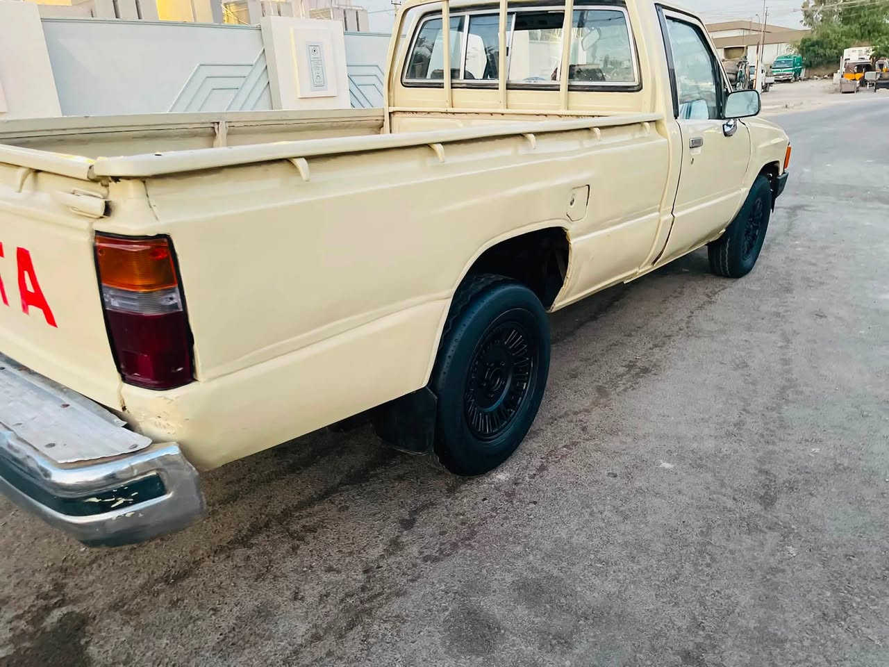 البيع بيكم تيوتا 
موديل 1985 خليجي 
شاصي مكفول مكينه 
رقم (1950) دواخل نضيفه
مصبوغه جماليه بدون ضربه 
مكفوله من الضربه مكان بغداد
السعر30 وبيه مجال رقمي***********
