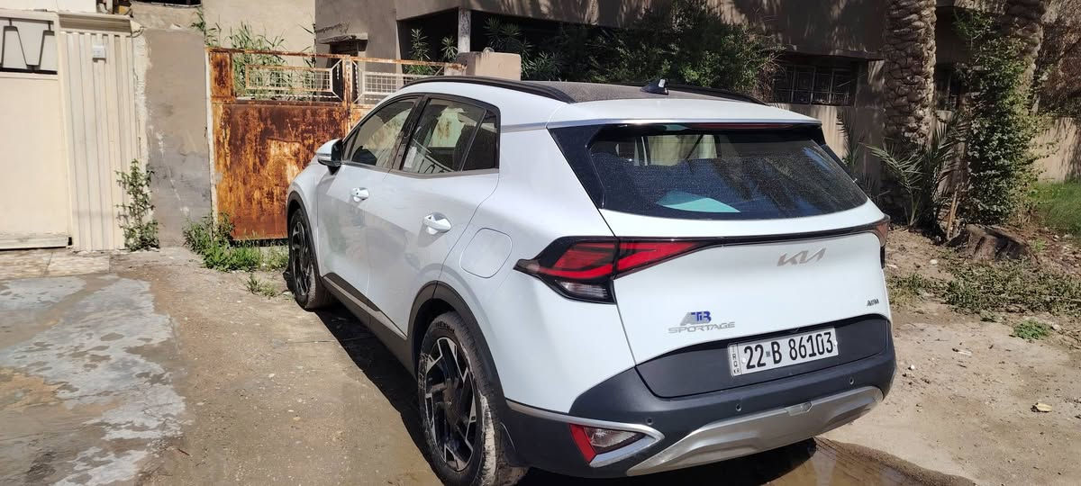 سبورتج ٢٣ فول مواصفات واحد على واحد بيضاء بأسمي مكفوله من كل شي ماشيه ٩٠٠٠ كيلو خليجي رقم أربيل تريد وكاله تريد تحويل موجود بغداد شارع فلسطين سعرها ٢٢٨ ورقه او مراوس بسبعه راكب ***********
