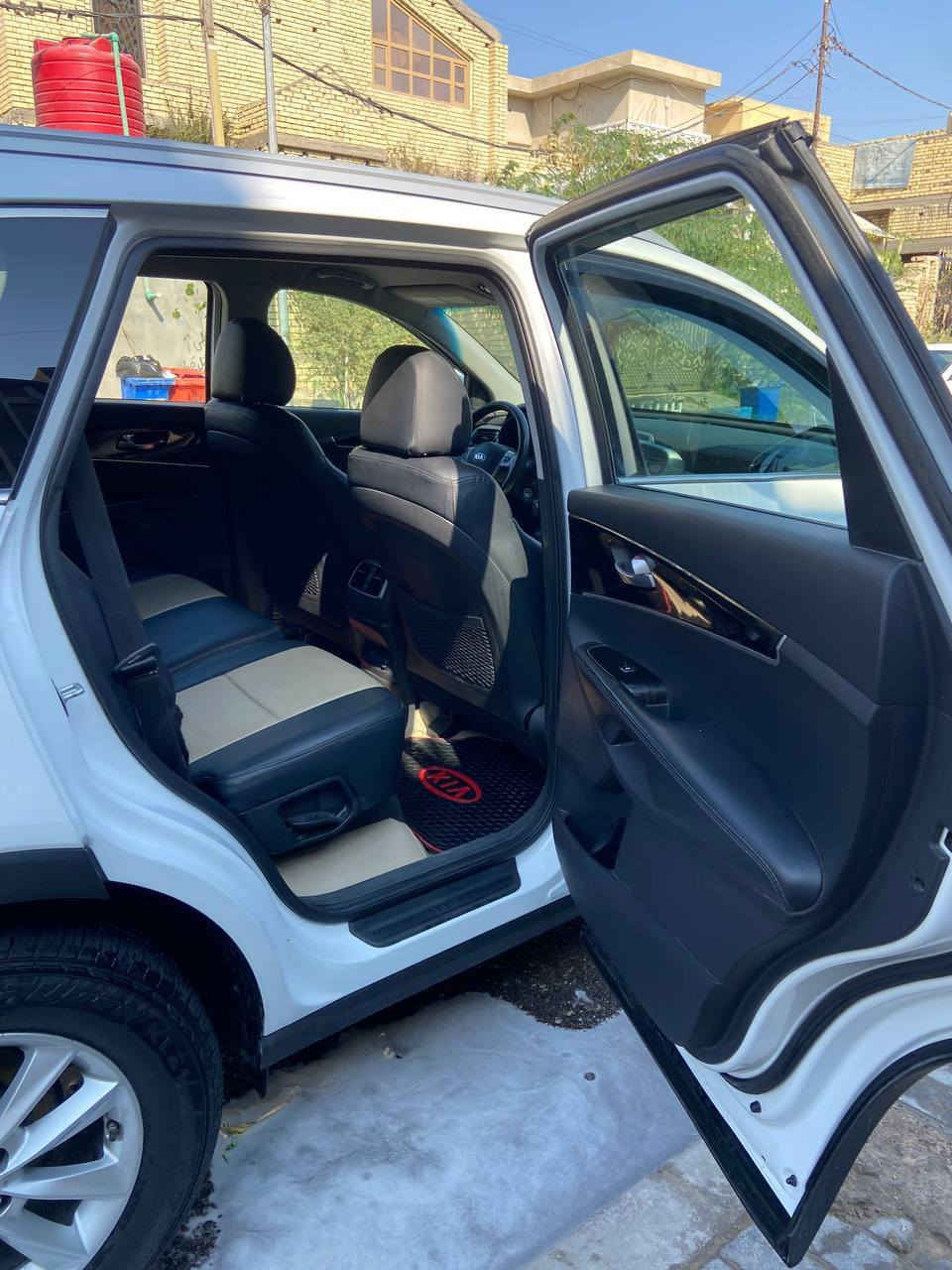 السلام عليكم للبيع كيا سورنتو موديل 2019 رقم بغداد انكليزي باسمي تحويل ثاني يوم محرك 6 سلندر قطعتين تبريد 7راكب دوشمة كشنات وارضية جلد دواخل السيارة اسود السيارة جاهزة من كلشي حدادة طخم تاير محرك كير جديد ماشية 112 ميل حادث خشم البنيد فقط نفسة مصبوغ صور الحادث بلمنشور مكاني البصرة السعر 230 وبيها مجال للشراي هاتف ***********
