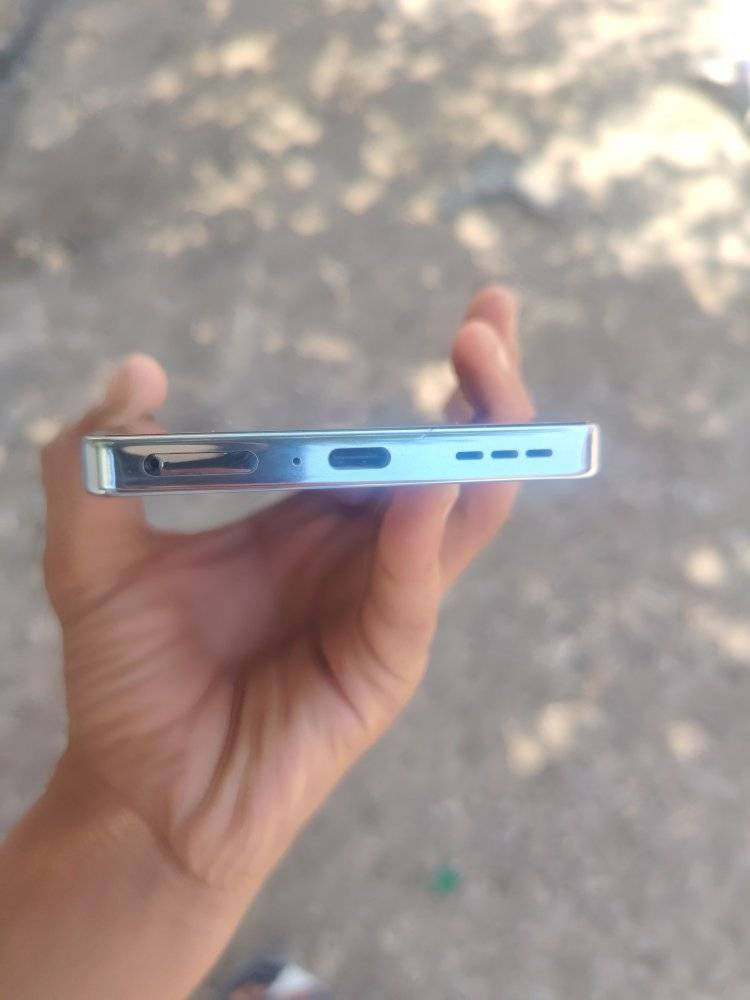 انفنكس جيتي 20 برو فايف جي
ذاكرة 256 فول رام24
ببجي 120 فريم سلس
جهاز مال العاب غني عن التعريف
نضافه 100 كاميرا فول
جلخ مابي مامفتوح شرط
ويا ملحقات
سعر 285 شراي ادفع سعر او خبر ***********
