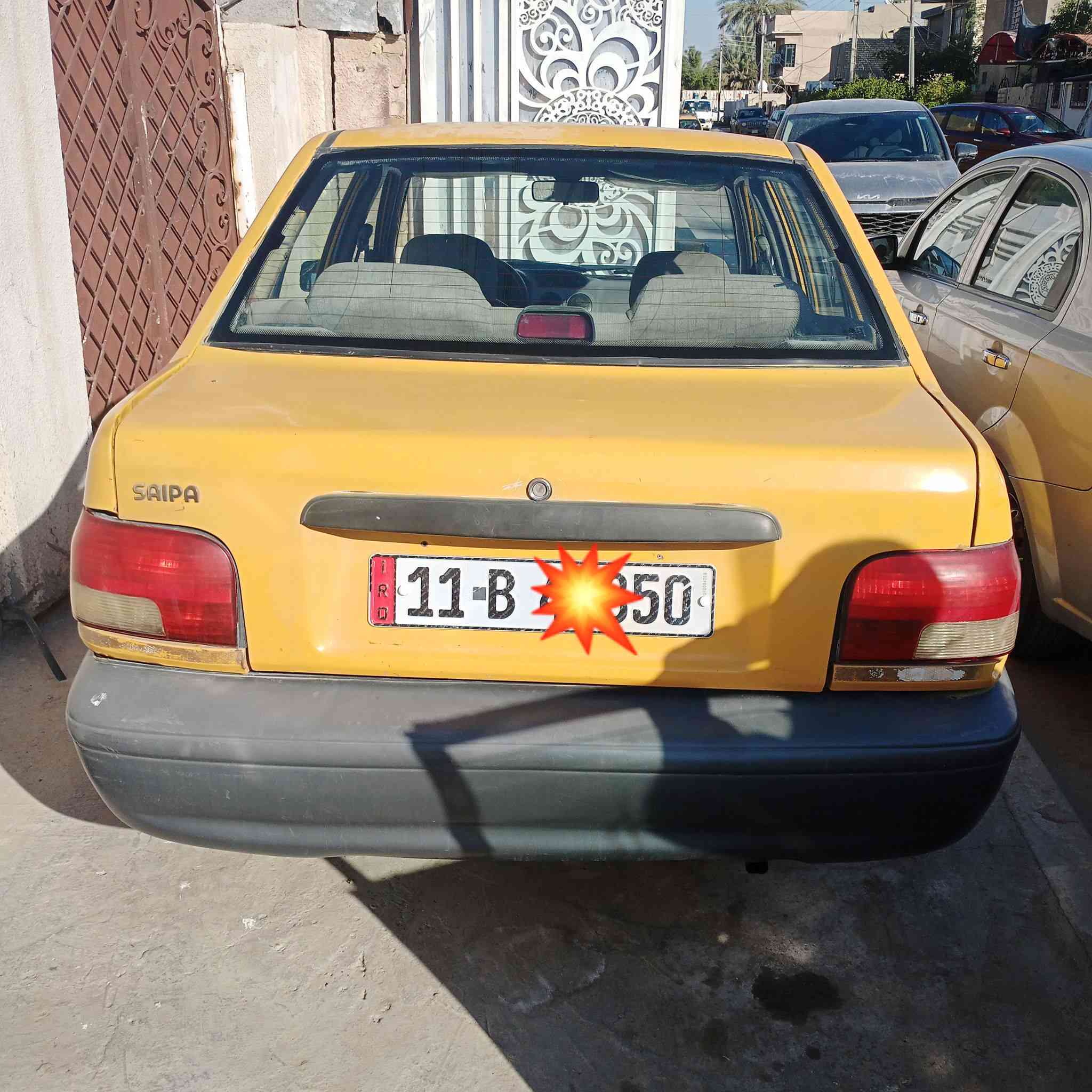 موديل 12 
رقم بغداد جديد 
هيئه مصفره 
كير نضيف 
محرك بدايه لاسيك ولف 
كهربائيات كلهه شغاله 
حادثهه جاملغ خلفي ورى السائق 
***********
حي العامل (فقط اتصال متواجد )
