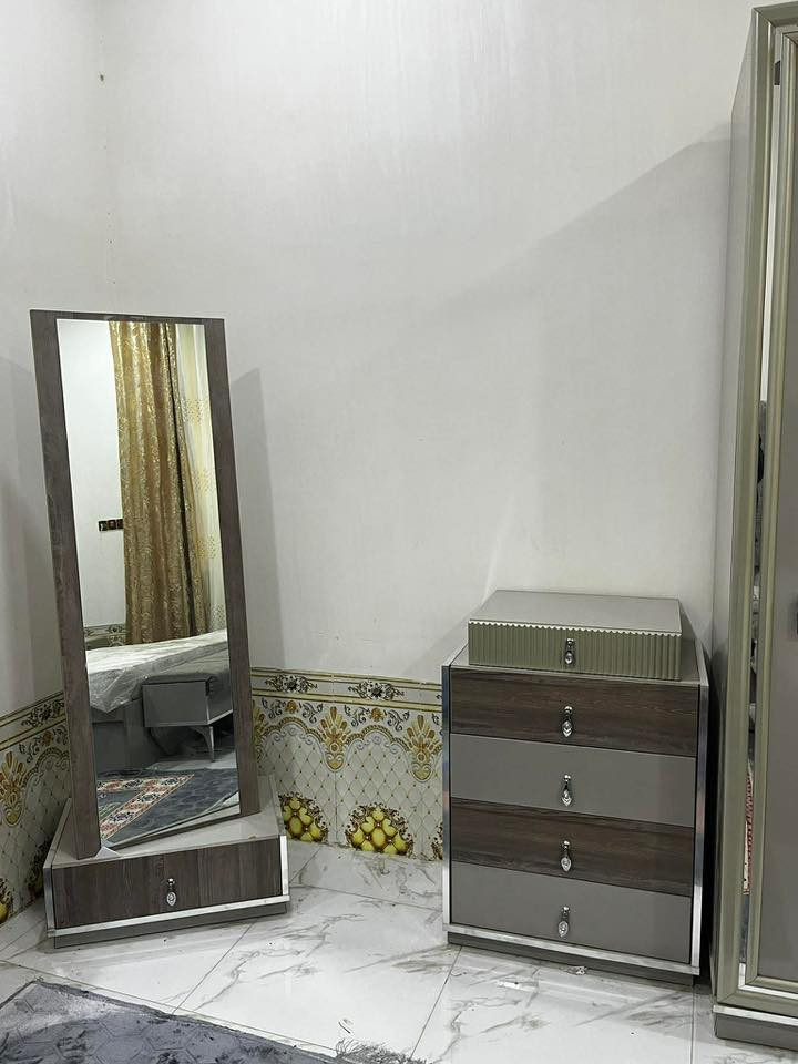 السلام عليكم غرفه نوم تركيه للبيع نظيفه مابيه ضرر كهربائياته شغاله مكاني بابل تواصل واتساب فقط ***********
