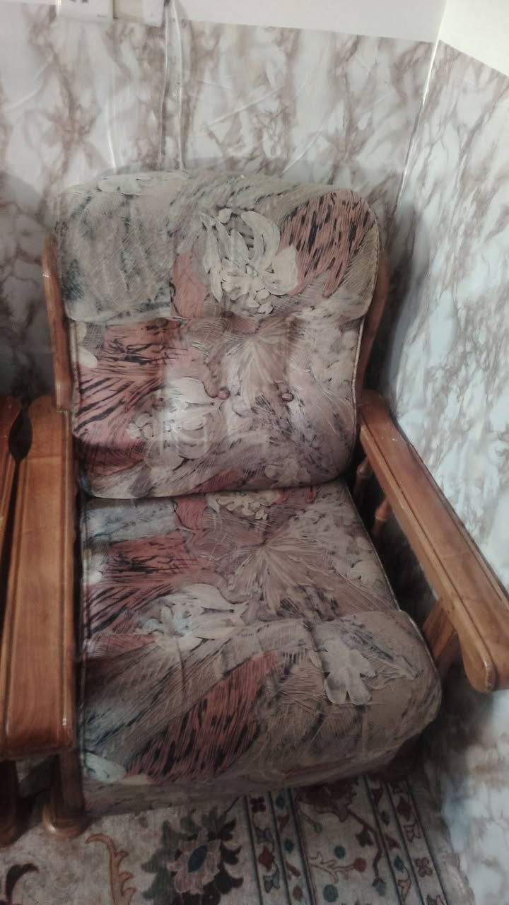 سلام عليكم ، قنفات للبيع باقيات على گلبي... ياهو الي يجي انطيه مباشر بس لا تكسر ورخيصه حيييل وما بيهم ايي مشاكل مثل ما موجود بصور وتريد تجي تفحص هم هلا بيك اهم شي ما تنطي بيها جوه ٥٠ الف


**إذا كنت صاحب هذا الإعلان وتريد حذفه لأي سبب، رجاءا أرسل رسالة إلى الدعم الفني**