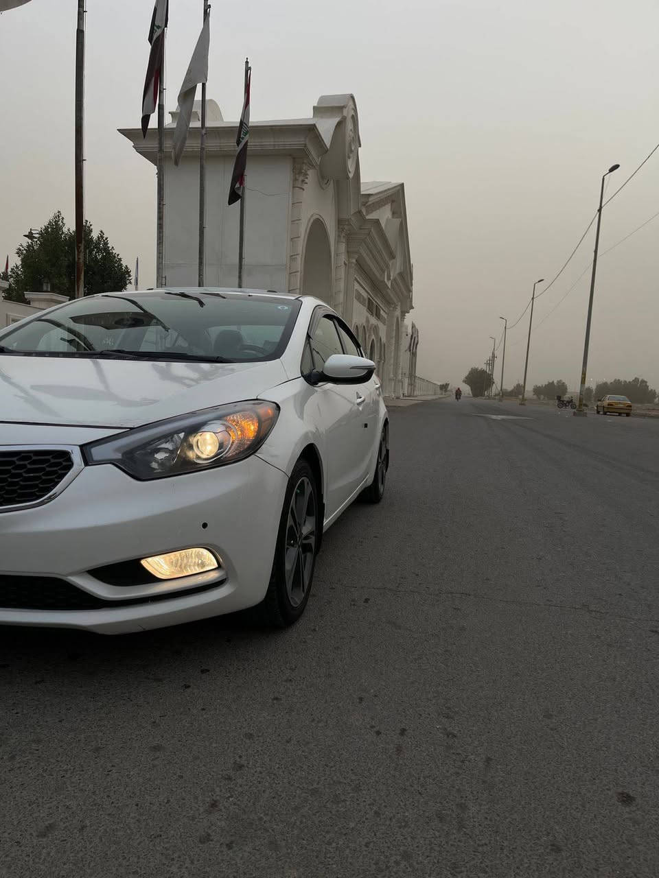 السلام عليكم
كيا فورتي 2016 وارد أمريكي حادثها جاملغ وبنيد 
محرك 2000gdi
شرط لا تنقيص ولا تبخير وعل فحص 
فول عدا البصمه
فتحه
مري شفط
اشاير بل مري
تبريد قطعتين
تحكم ستيرن جهتين 
تخم تاير جديد 
السياره جاهزه من كلشي ادامه كامله تبديل دهن اصلي كهربائيات كلها شغاله مناقصها أي شي
السعر 120  وبيها مجال 
المكان بغداد 
للأستفسار اتصل
***********
متواجد واتساب
