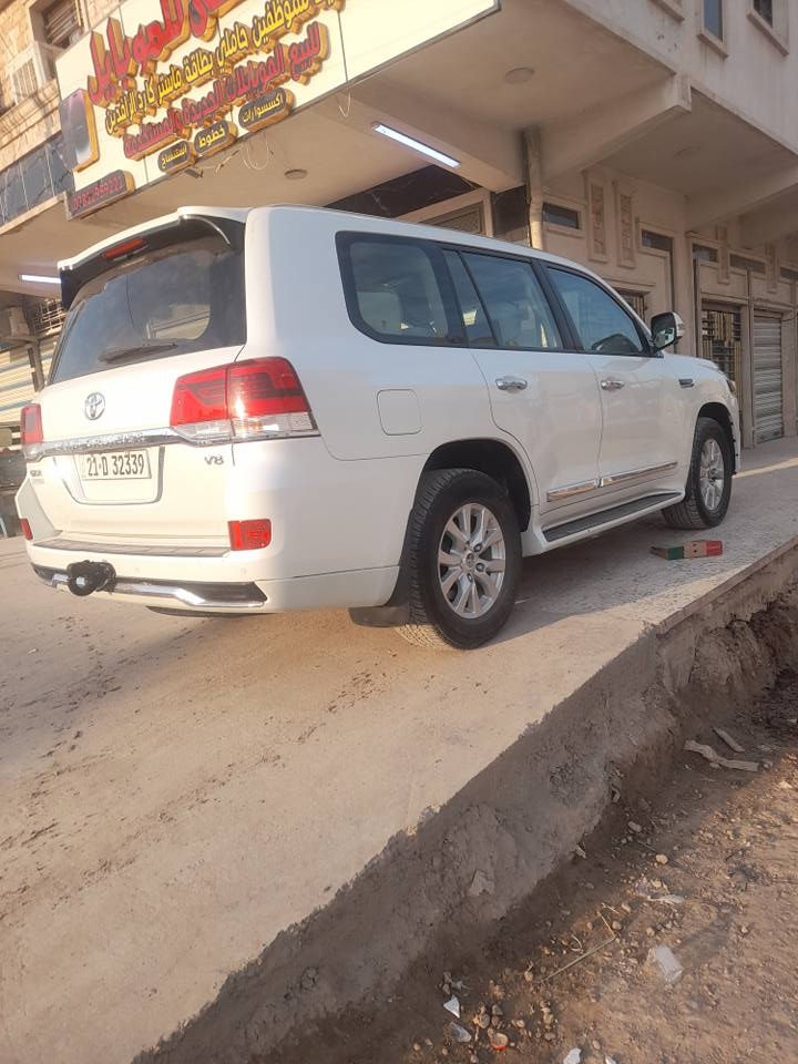 السلام عليكم سياره لاندكروز 2017 جي اكس ار قول وايديشن اربعه كامرات سياره جاهزه ماشيه ١٢٥ الف ماشيه السياره جديده مال جناي السعر 515 وبيه مجال الشراي ولحاب يتصل هاذا رقمي *********** بس لا أحد يراسلني ايكلي ما اكوا هيج سعر تمام عيني السياره اعيد واكول خالي وأخويه السياره مال جناي السياره بيه بس شخط بصيط بلباب لبصف السايق والورا والسونار ماله موجود تخم تاير جديد دهن جديد شرط لا صبغ لا ضربه اوكي عيني  رقم السياره السليمانيه السعر اذكره مره ثاني510 العنوان ابو غريب حي الشهداء قرب جمعيه العمار والنقطة الداله هيه محطه جوهره العدنان الحباب يعلق وينطيني سعر ماكوا اي مشكله انشالله نتفق كولو مو زين عمي وبعد مواصفات 2017 معرفه شكرن لا تخليه اتفوتك ولله من تجي ارضيك اي واحد وحياكم الله جميعأ بغداد, العراق
