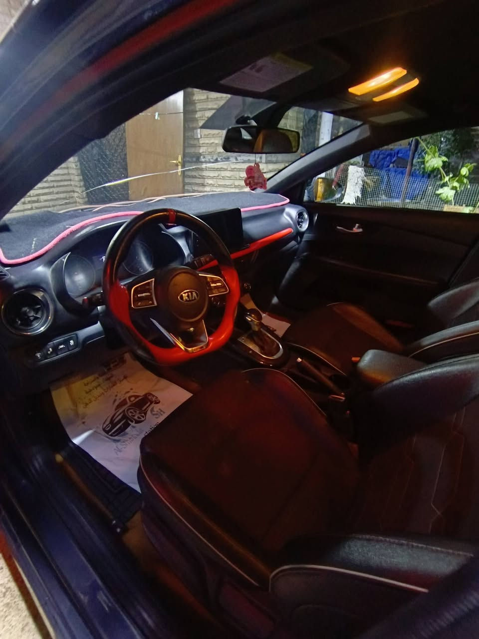 كيا فورتي جيتي لاين  للبيع موديل 2020 وارد امريكي ضربتها باب وجاملغ خلفي رقم دولي سعر 125 وبيها مجال بصيط 
الاستفسار ***********
