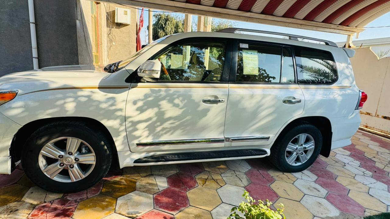 السلام عليكم
لاندكروزر موديل 14
رقم بغداد كفالة عامه
ماشيه ١٥٣
6 سلندر
السعر 410
موقع السيارة السماوة
***********
