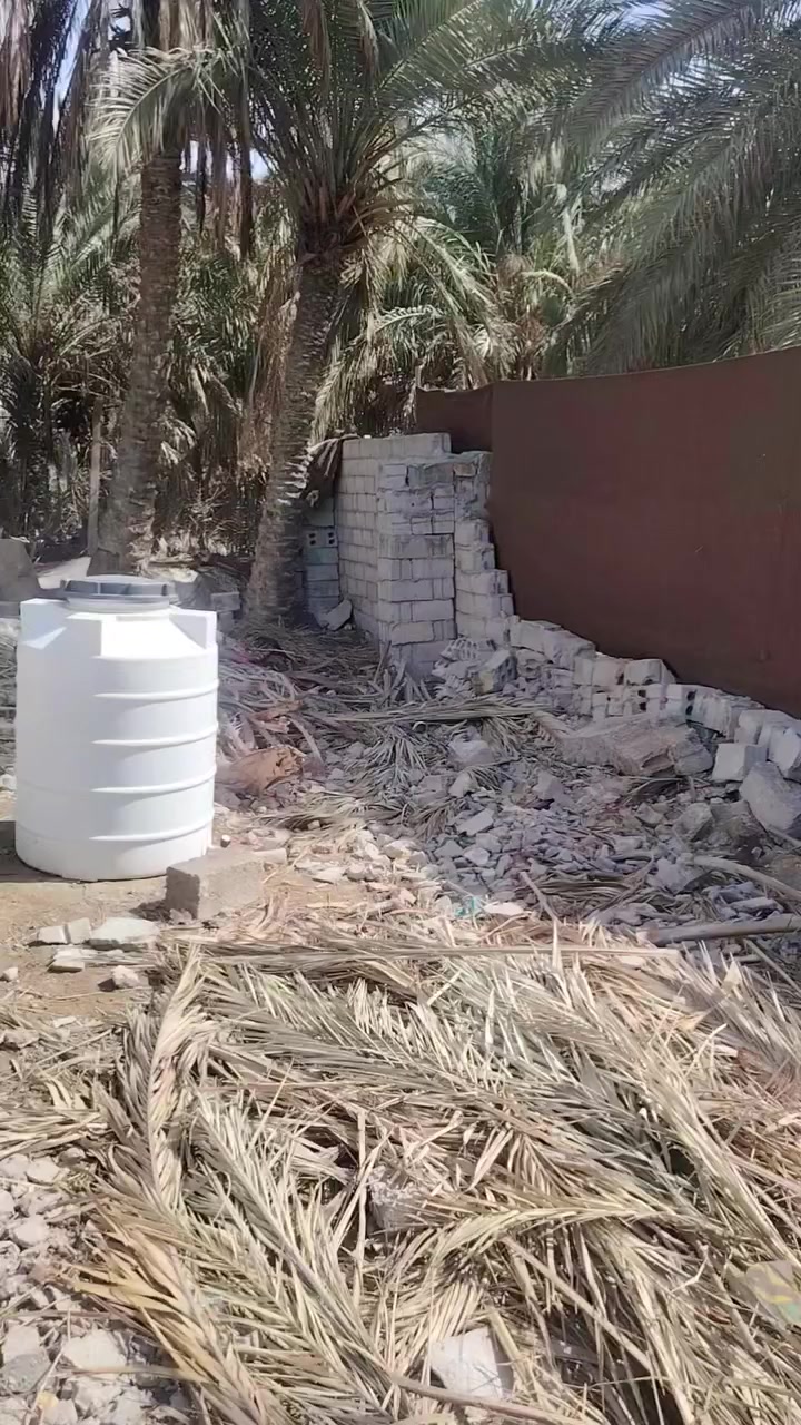 🏡 دار للبيع –مساحه 500دغارة
📍 الموقع: مقابل محطة سيد يوسف – تبعد 400 متر عن شارع العام 
📐 
✨ المميزات:
▫️ متوفر ماء وكهرباء
▫️ جميع الخدمات متوفرة البيت هوه واثاثه كامل سعر مناسب انتصل ***********
