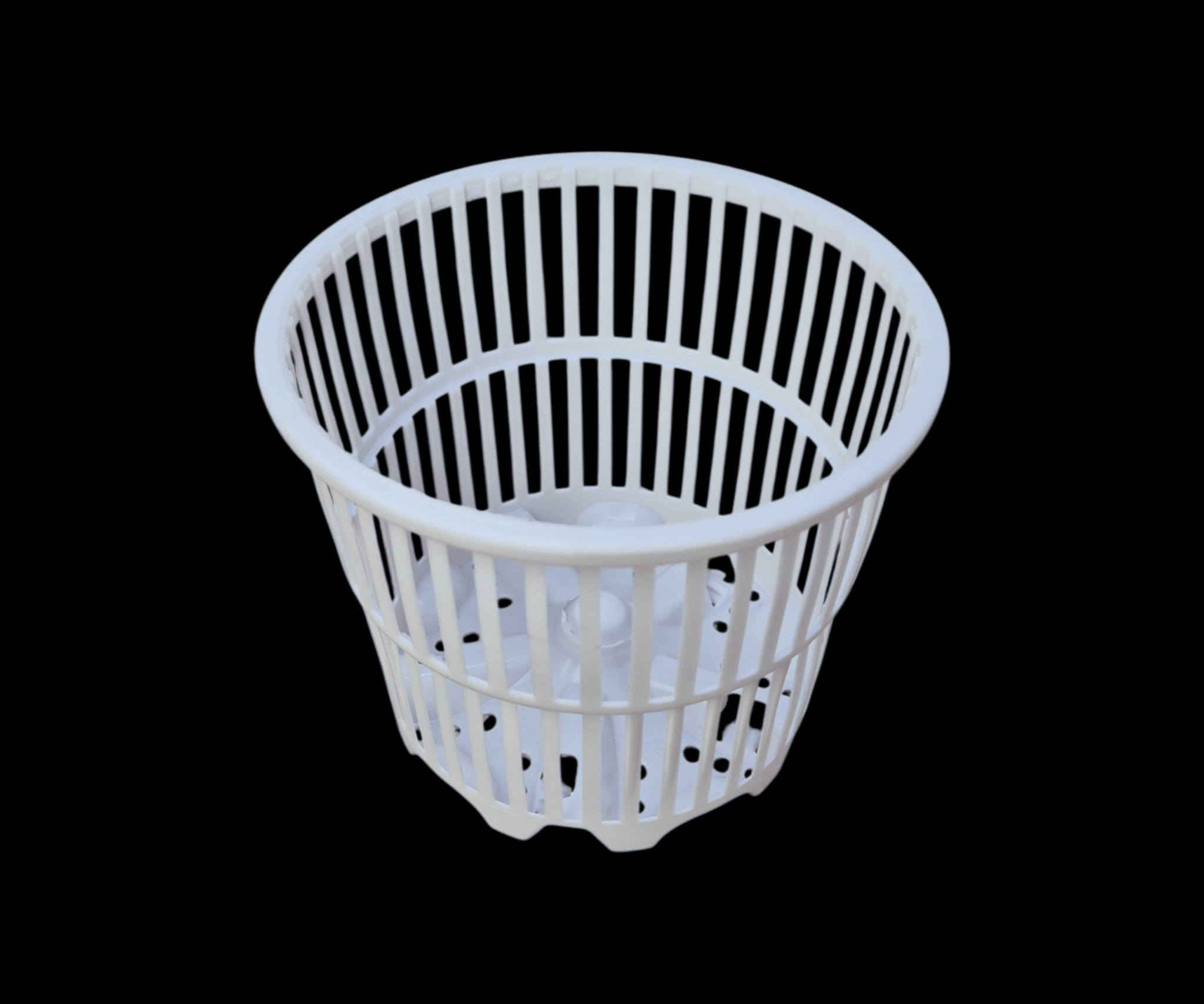 غسالة ملابس حوضية
الاستخدامات:

مثالية لغسل الملابس اليومية بكفاءة وسرعة.

مناسبة للغسيل الخفيف مثل ملابس الأطفال، الملابس الداخلية، والجوارب.

مزودة بفرشاة مدمجة لتسهيل تنظيف الأحذية والملابس الملطخة.

خيار عملي للشقق الصغيرة، السكن الطلابي، أو للاستعمال كغسالة إضافية.

المميزات:

تصميم أنيق وصغير الحجم مع سهولة الحمل والتخزين.

قوة غسيل عالية مع محرك 300 واط مزود بحماية حرارية.

سعة غسيل 4.5 كغ تناسب العائلات الصغيرة.

وظيفة 3 في 1: غسيل – شطف – عصر.

فرشاة قابلة للفصل لتنظيف الأحذية وإزالة الأوساخ العنيدة.

تصميم عملي يتيح لك فصل فرشاة التنظيف بسهولة عبر برغي مركزي، مما يسهل تنظيفها أو استبدالها عند الحاجة.

توفير في استهلاك الطاقة والماء.

عملية تشغيل سهلة عبر مؤقت ميكانيكي حتى 15 دقيقة.

أمان عالي مع غطاء حماية داخلي أثناء العصر.

مقاومة للماء بمعيار IPX4.

محتويات الصندوق:

الغسالة.

سلة العصر.

فرشاة تنظيف قابلة للفصل.

غطاء أمان داخلي للحوض.

أنبوب إدخال ماء (82 سم).

دليل الاستخدام.

الملاحظات:

أبعاد الغلاف: 45 × 32 × 32 سم.

طول السلك الكهربائي: 110 سم.

الجهد الكهربائي: 220V ~  التردد: 50Hz.

لا ينصح باستخدام ماء ساخن يزيد عن 50 درجة مئوية.

يجب وضع الغسالة على سطح مستوٍ أثناء التشغيل.

يمكن فصل فرشاة التنظيف بكل سهولة عن طريق فتح البرغي الموجود في وسط

سعر 30

توصيل بغداد3000

باقي المحافضات5


**إذا كنت صاحب هذا الإعلان وتريد حذفه لأي سبب، رجاءا أرسل رسالة إلى الدعم الفني**