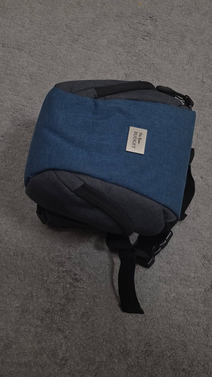 🔴🔴🔴🔴سلام عليكم🔴🔴🔴🔴
كاميرا  (dslr)   Nikon d3400 📷📷 امانة الله بيع مستعجل 

مواصفات : 24.2 ميجا بكسل 
عدسة : (18-55mm)   AF-P
فديو :  FHD 60 fps 
Iso : 100-25600 

للبيع نقد كاميرا استعمال قليل وشرط النظافة اللي بيها تجي تشوفها وتفحصها كدام عينك وتشوف نظافتها يلا تحكم معروف عن جودتها شنو والسنسر مالتها شنو تجي كاملة مكملة من ناحية العدسة وكلشي تحكماتها كلها شغالة كلشي بيها شغال بشرط 

🔴تجي مع كامل ملحقاتها ومستلزماتها 🔴

بطارية 🔋🔋

شاحنة البطارية 🔋

اظافة الى هارد SanDisk 16gb 

كيبل لنقل الصور الى الحاسبة كذلك هدية 🛜

اظافة الى حقيبة هدية  تحملك الكاميرا بشكل مرتب 

السعر 450 الف دينار عراقي وبيها مجال شي بسيط للطيبين حك الجية  

🔴🔴رقم الهاتف :*********** 🔴🔴 التواصل فقط واتس اب 
🔴🔴العنوان 🔴🔴  بغداد السيدية🔴🔴
