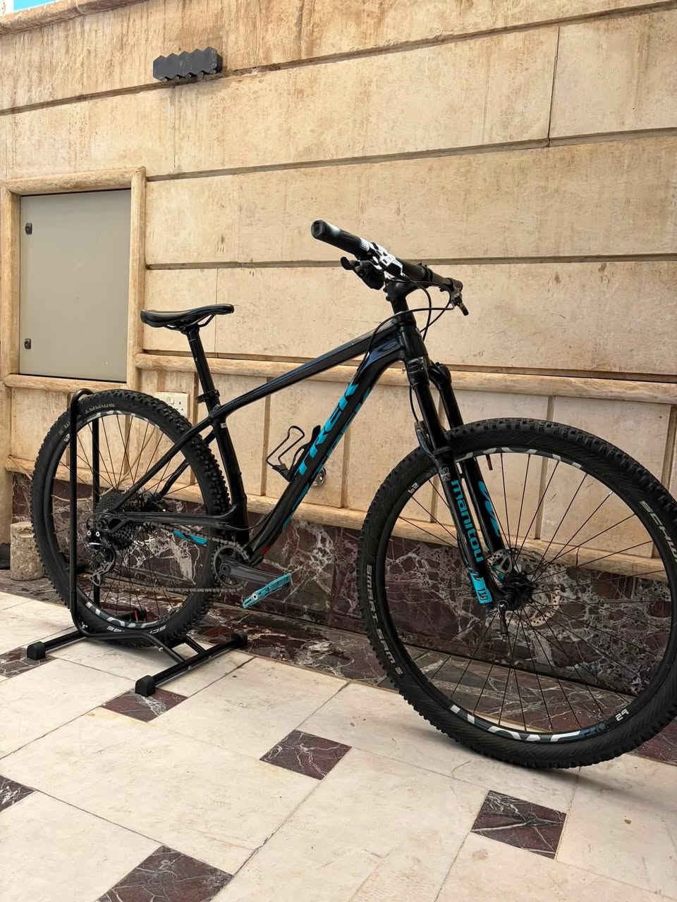 السلام عليكم
للبيع TREK STACHE 5🌟
حجم التاير 29 
تايرات SCHWALBE SMART SAM 
حجم الفريم M/L
كروب سيت Deore 10x1
الذراع RACE FACE 
بريكات دهن شميانو mt200 

السعر 775 الف وبي مجال🌟
للتواصل/***********☎️
مكاني بغداد زيونة 710📍
يتوفر توصيل جميع انحاء العراق🚚

