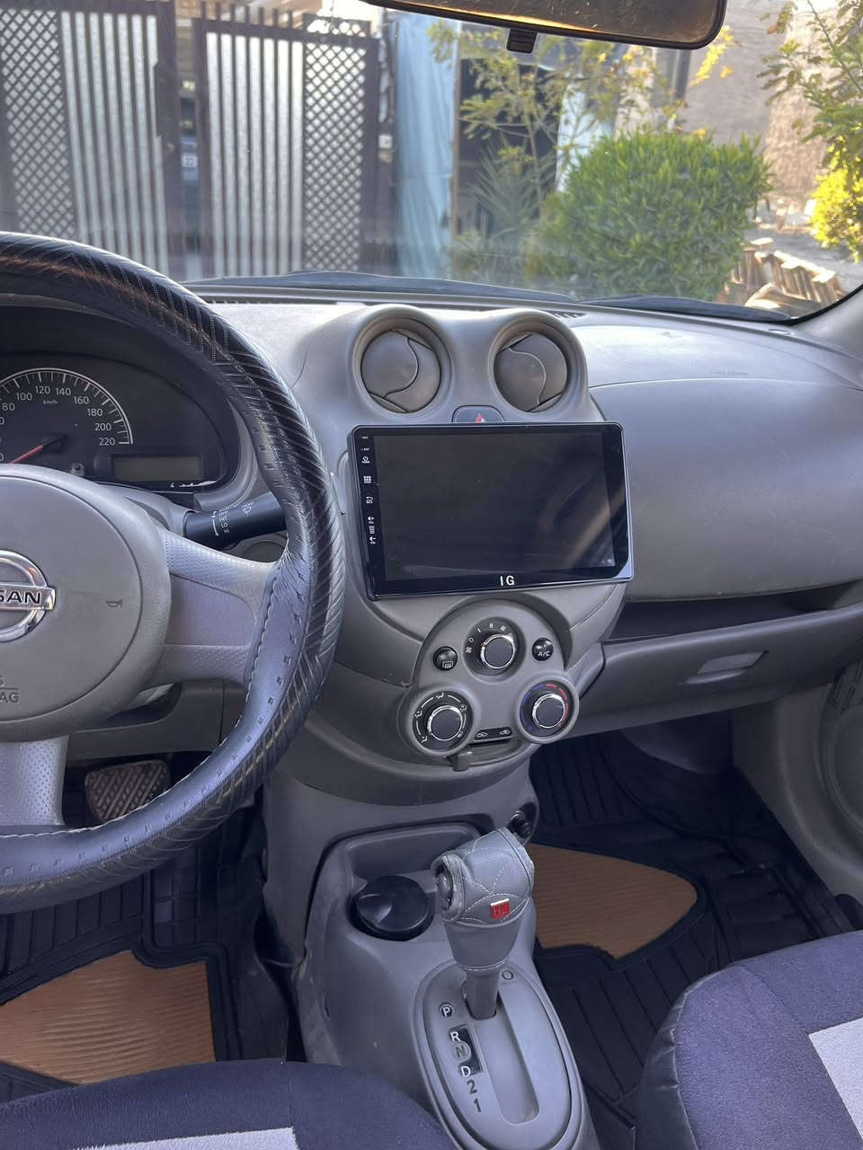 نيسان سني موديل 2012 السيارة مبيها اي نقص خير من الله تبريد ثلج تخم تايرات جديد منضومة تبريد جديدة دواخل كله جديد السيارة كاملة من كلشي مكان السيارة بغداد الغزالية السعر المطلوب 82 ورقة وبيها مجال
المو شراي رجائاً لا يتصل 
***********
