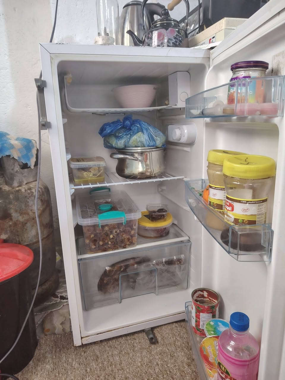 ثلاجه صغيرة تجمد وتشتغل مولد وطني عندي أكبر منها وهاي صايره زياده ع الانبيريه للبيع ٧٠ مجال قليل
كوفه حي ميسان ***********
