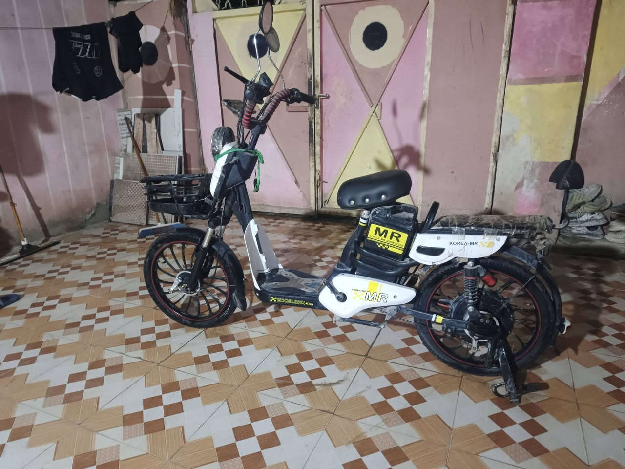 السلام عليكم تفاصيل بالمقطع ولتصل بخير ويدلل هذا عندنا بايسكل الشحن وهاذا رقمي التلفون ***********
