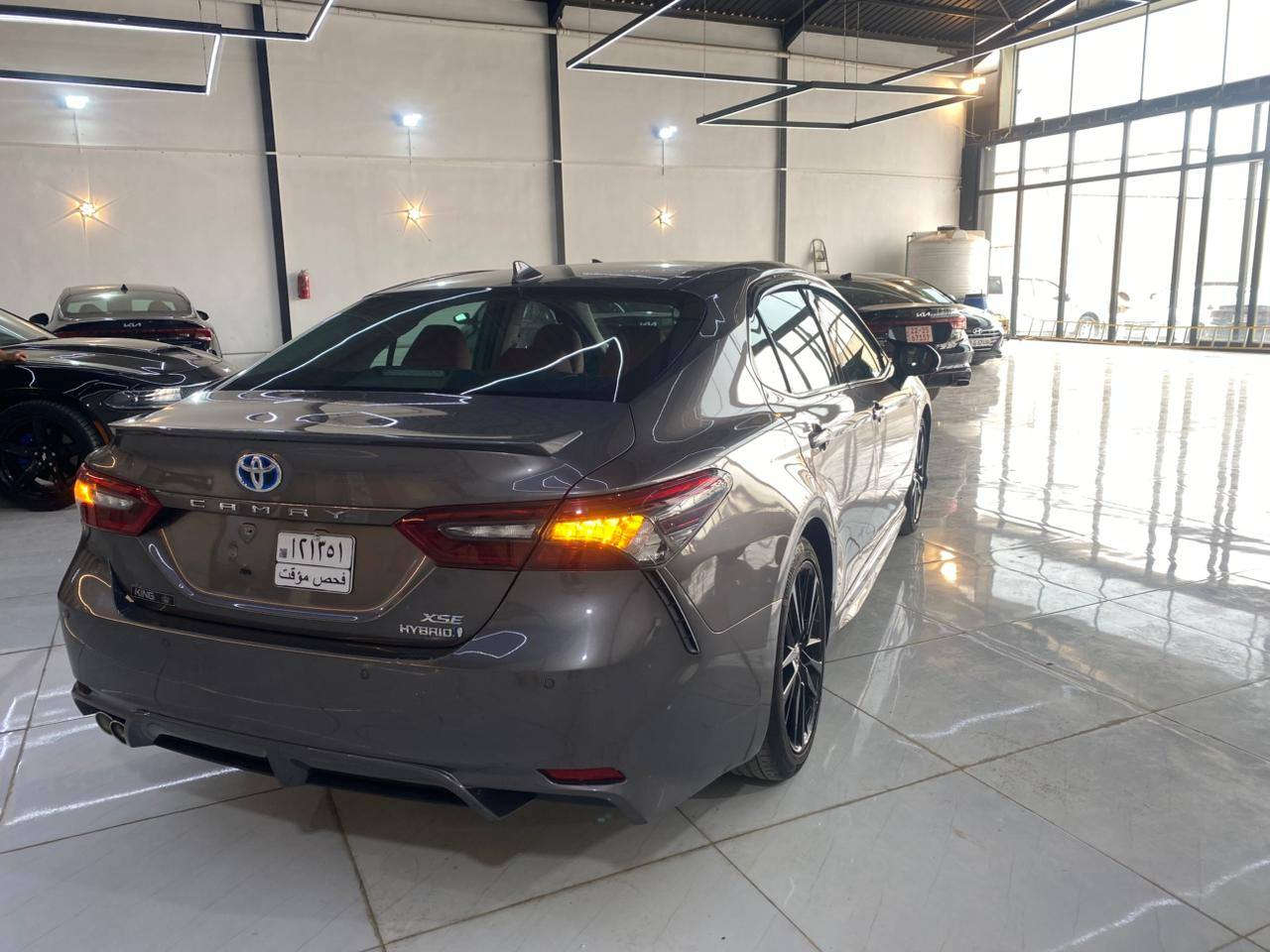 كامري 2024 XSE هايبرد
السعر  223 وبيها مجال
ماشية 4  مايل
المواصفات
١- كشنات تدفئة تبريد
٢- تحديد مسار
٣- خمس كامرات
٤- حساسات امامي وخلفي
٥- داتا شو 
٦- داخل احمر بلادي
٧- مراية تعتيم ذاتي
٨- تبريد قطعتين
٩- رادار امامي وخلفي
١٠- تحذير تصادم
١١- نقطة عمياء
١٢- شفتات ستيرن
١٣- ثلاث وضعيات قيادة
١٤- اوتو هولد
١٥- سايد بريك دكمة
١٦- تشغيل عن بعد 
١٧- مرايات كهربائية + اشارة
١٨- اربع جامات اوتو

الضرر تبديل قطعتين بونيد وجاملغ يمين
ملاحظة السيارة تترقم جميع المحافظات عدا الاقليم 

للاستفسار الاتصال على الأرقام التالية 
***********
***********
