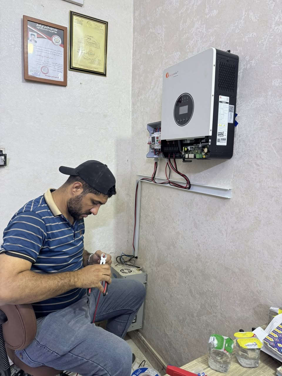 🔋 تم بحمد الله تجهيز وربط منظومة خزن طاقة في شارع الاطباء لعيادة الدكتور زيد الأعرجي والدكتور إحسان حميد.

▪️ إنفيرتر 6 كيلوواط.
▪️ بطارية ليثيوم Felicity سعة 17.5 كيلوواط ساعة.
▪️ بورد ATS للحماية والتحويل التلقائي.
▪️ المنظومة تعمل بدون ألواح شمسية حسب رغبة العميل، ويتم شحن البطارية عن طريق الوطنية

نحرص دائماً على تقديم أعلى كفاءة وأفضل جودة بأفضل الأسعار، مع تنفيذ احترافي يضمن استقرار واستمرارية التغذية الكهربائية.

🔋 طاقة موثوقة... وحلول تناسب احتياجك.

للاستفسار واتساب ***********
