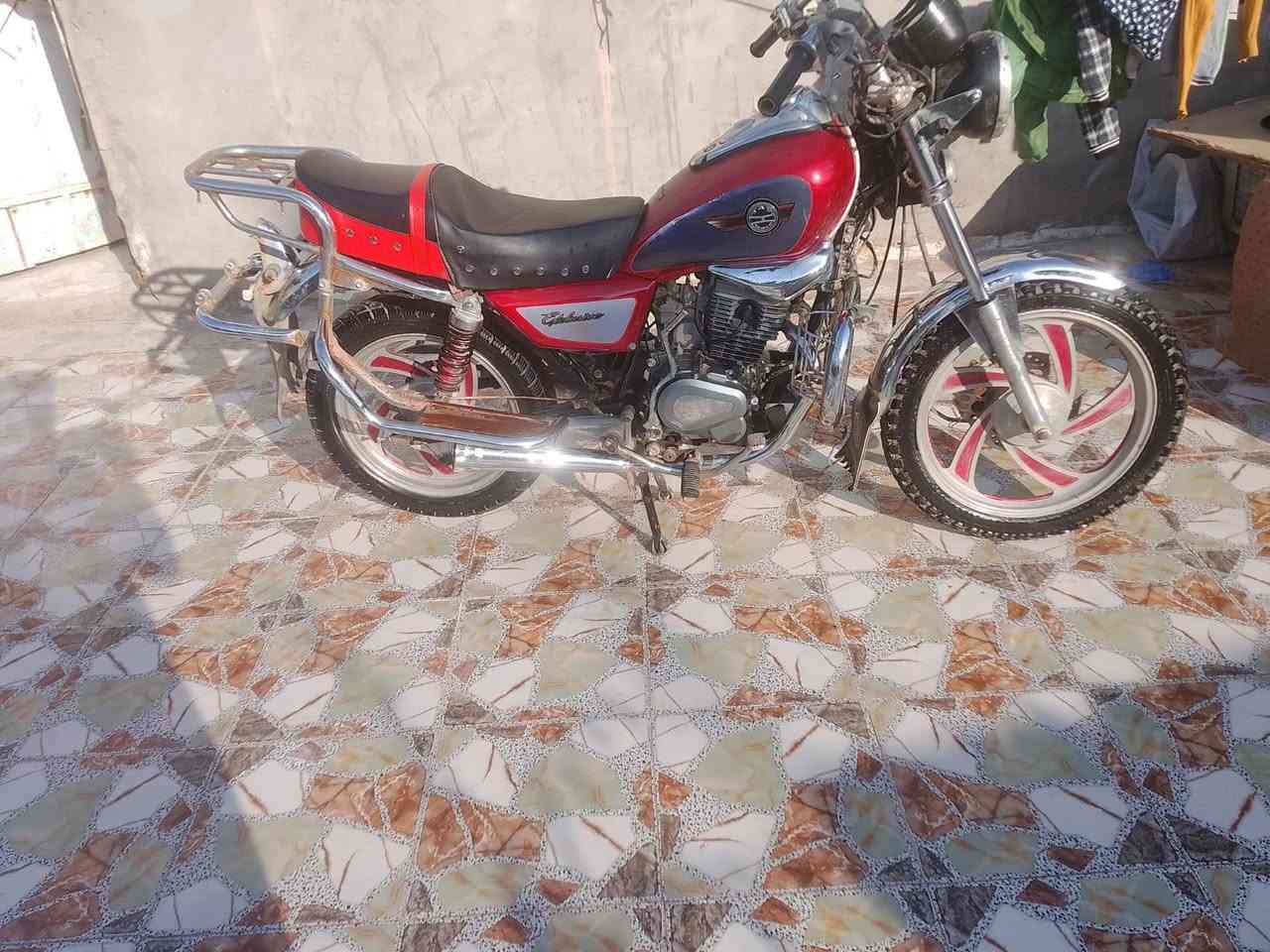 سلام عليكم دراجه للبيع تاي موته موديل 20 أوراق أصولي محرك ما مفتوح ناعم شرط دراجه شغاله كهربائيات كله مكان الدراجه قضاء النصر السعر خاص ***********
