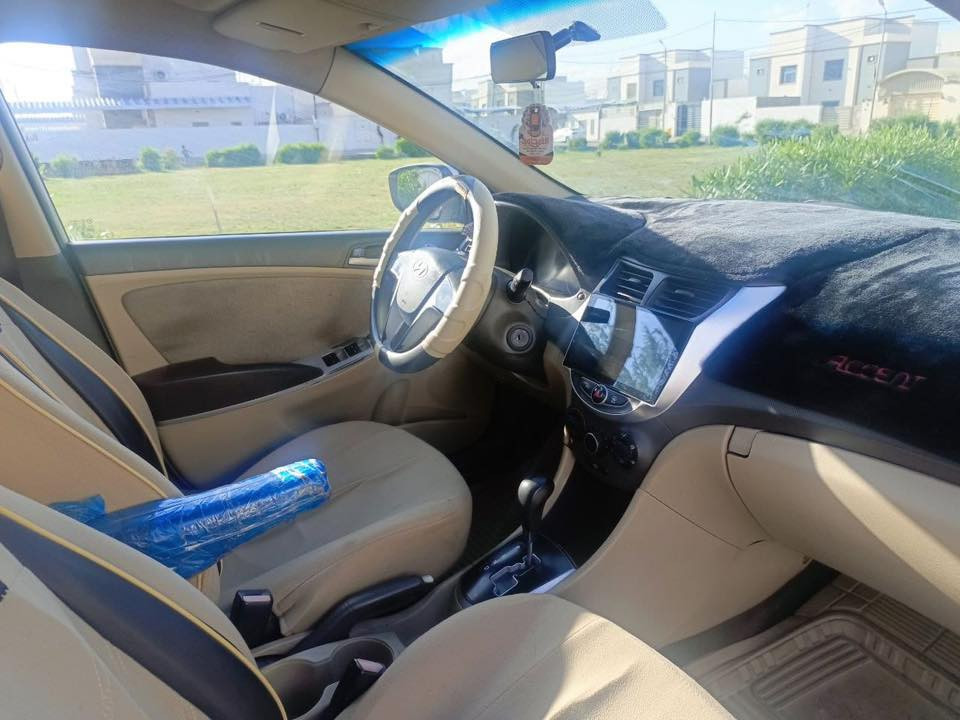 اكسنت ٢٠١٣
مكينه ١٦٠٠
خليجي 
رقم انكليزي نجف بأسمي سنويه جديده لسنه ٢٠٣١ 
بيه ٣ قطع صبغ اثر جراد
السياره جاهزه
كير ومكينة مشروطات
كهربائيات وتخم تاير 
السعر ٨٠ وبيه مجال بسيط ***********
