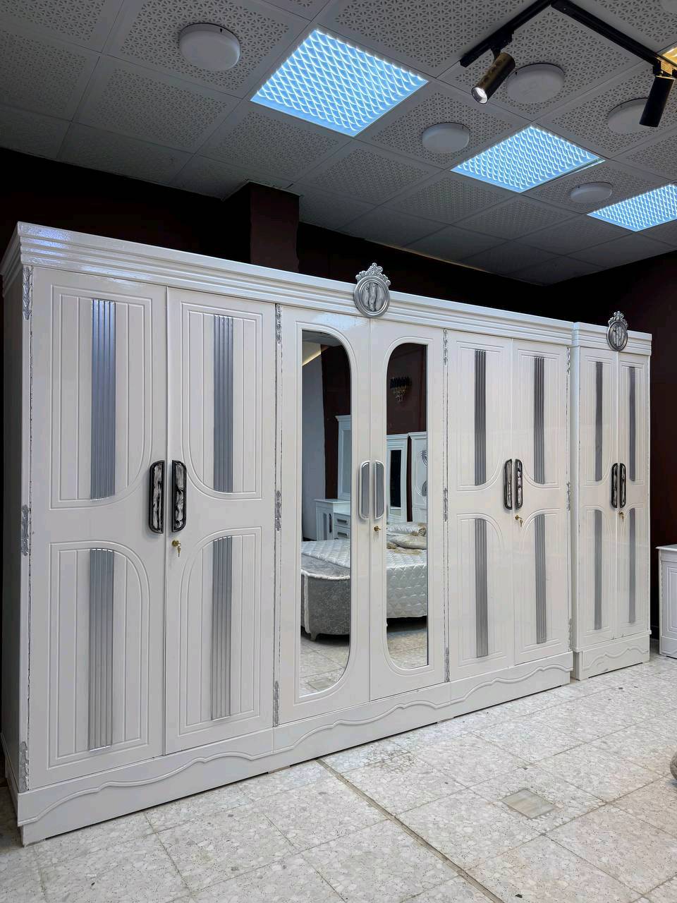 السعر // مليون و100

🔅تفاصيل الغرفة المرمري  ....

 خارج ٤ملم ام دي اف 🔺
وداخل صاج ٣ملم 
صبغ حراري  درجة اولى 


عدد القطع  ٧ قطع 😍
🔺1 //جرباية  قياس  ١٦٠ × ٢٠٠ 
🔺//ميز جانبي ايسر قياس ٥٠
🔺2// وميز  جانبي  قياس ٥٠
🔺3// زاوية ارتفاع مترين عرض ٨٠
🔺4// وميز بلازمه  
🔺5//وميز مراية ارتفاع مترين عرض ١٢٠
🔺6// وكنتور ٦ باب  ارتفاع مترين و١٥ طول ٣ متر و١٥

القطعه الثامنة حسب الطلب شازلون
سعرها ٥٠ الف ❤️

(توصيل مجاني مركز بغداد )
التوصيل يشمل الشد مجاني 🔥
(اطراف ٥٠)
باقي المحافضات حسب البعد
توصيل الجميع محافظات العراق 

الاحجز والاستفسار راسلو الصفحه