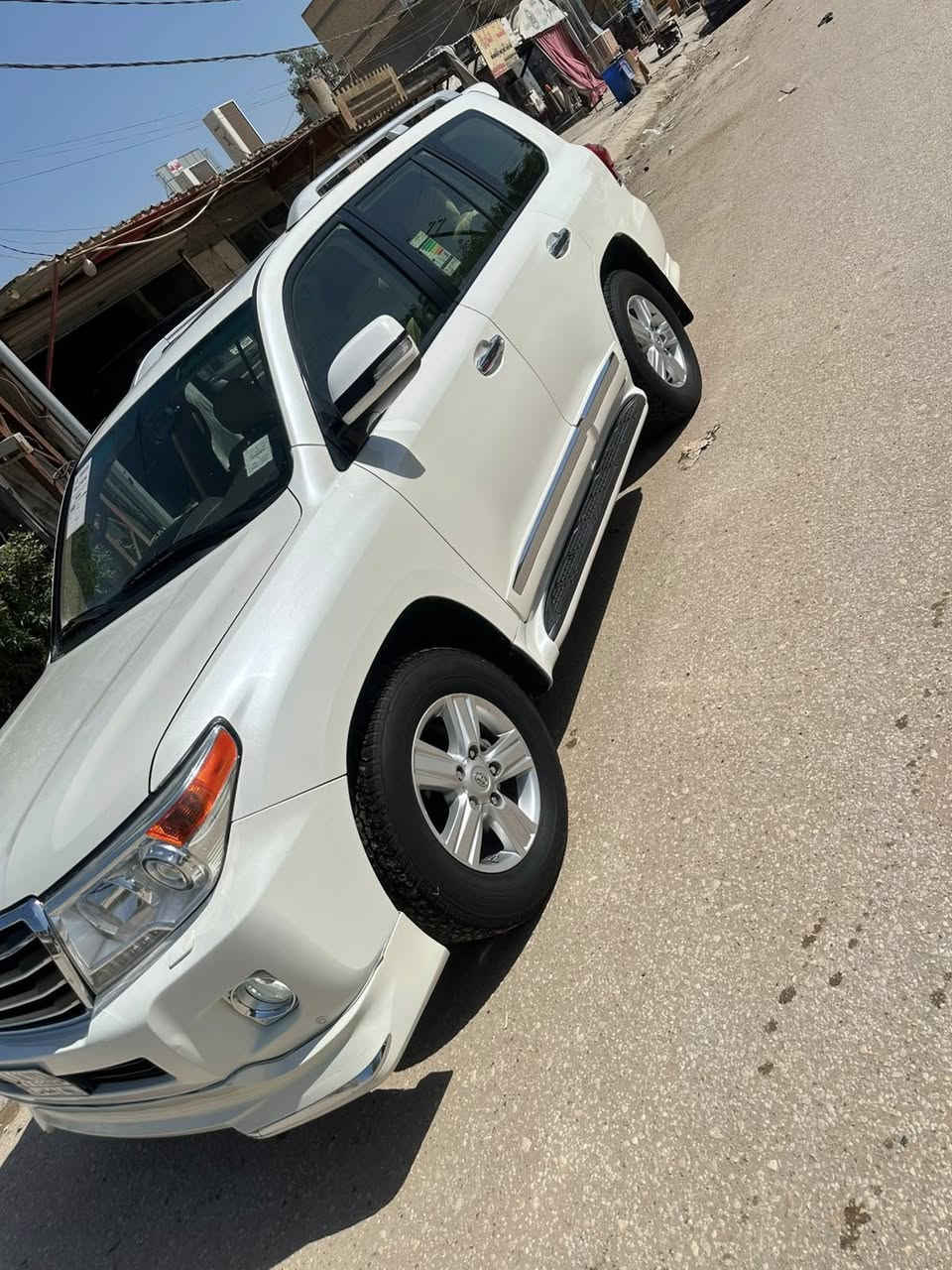 جكساره 2012 رقم بغداد بيه جاملغ خلفي ايمن صبغ وجاملغ ايمن امامي مبدل  السعر 295$
مكان السياره بابل  ***********
