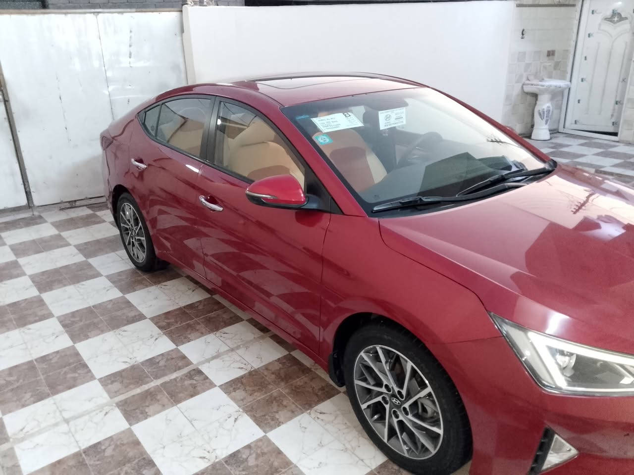 السلام عليكم النترا موديل 20 خليجي فول مواصفات واحد عله واحد السياره ماشيه 58 رقم بغداد باسمي السياره سياره علا وضع الشركه  السعر 157 رقم التلفون *********** العنوان بغداد المدائن
