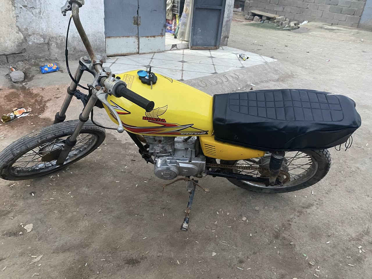 سلام عليكم شباب دراجه ادوات سيجي نامه حلوه ونضيفه كلشي بدل بيهه السعر 300وبيها مجال البصره خمسيميل ***********
